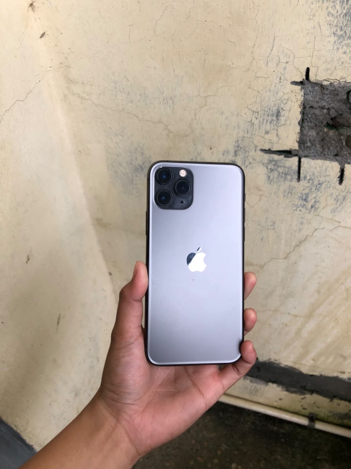 Iphone 11 pro white 256gb Battery Health 74% ( Ori ) All parts