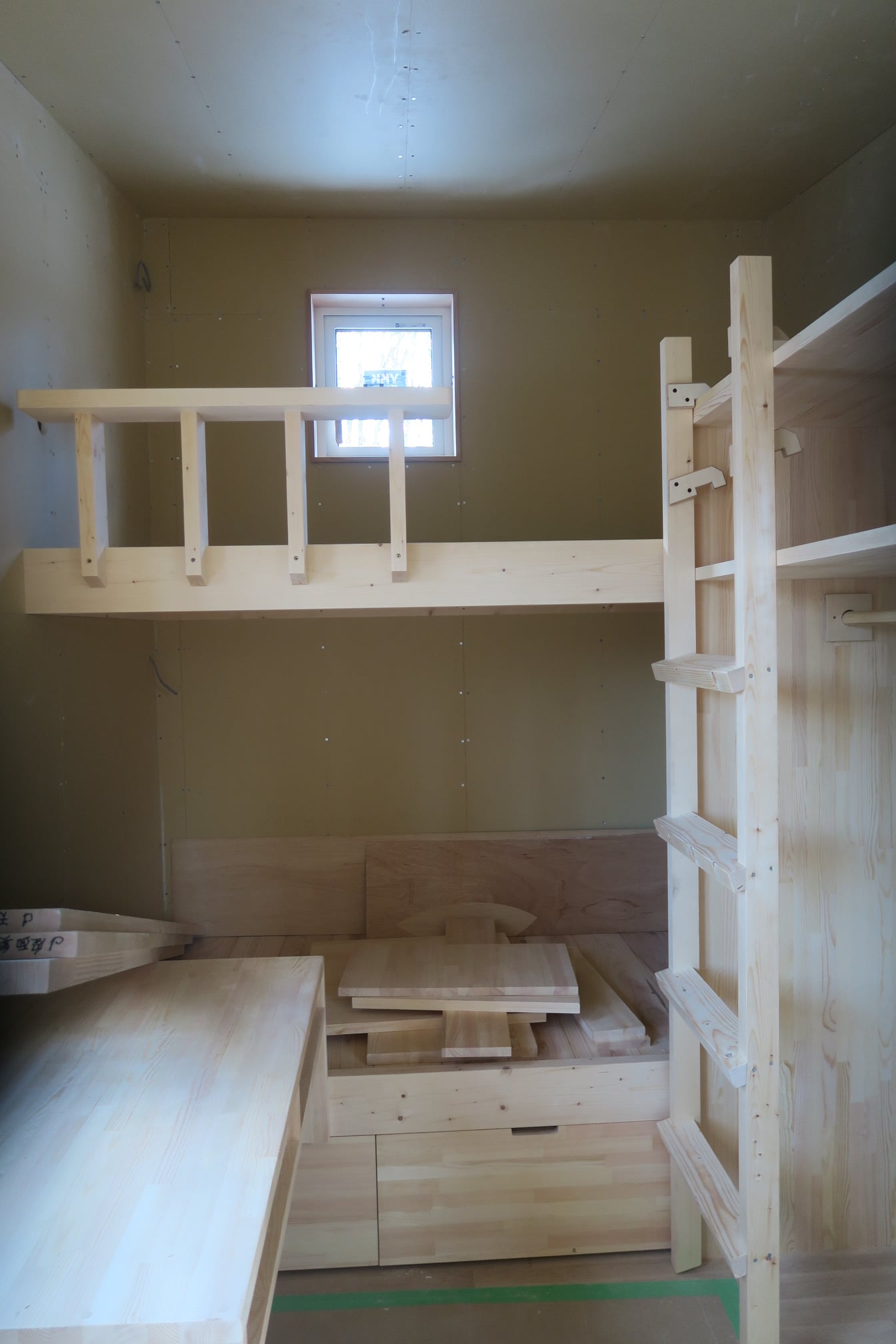 室内の家具類が入るとタイニーハウスという風情ではなく 立派な住宅 Hepp 北海道エコビレッジ推進プロジェクト Facebook