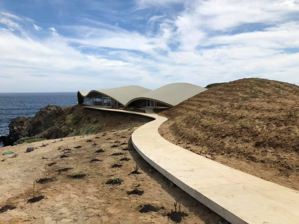 西沢立衛の設計で2019年に完成した チリの海岸沿いに建つ週末住宅 House In Los Vilos の写真と図面 Architecturephoto Net