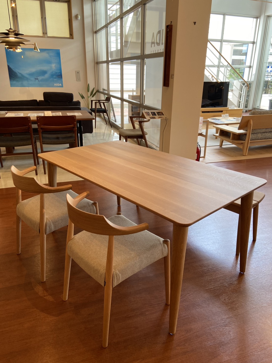kitokiのdesk cabinet DK06が入荷してきました。 天然木無垢材の質感を