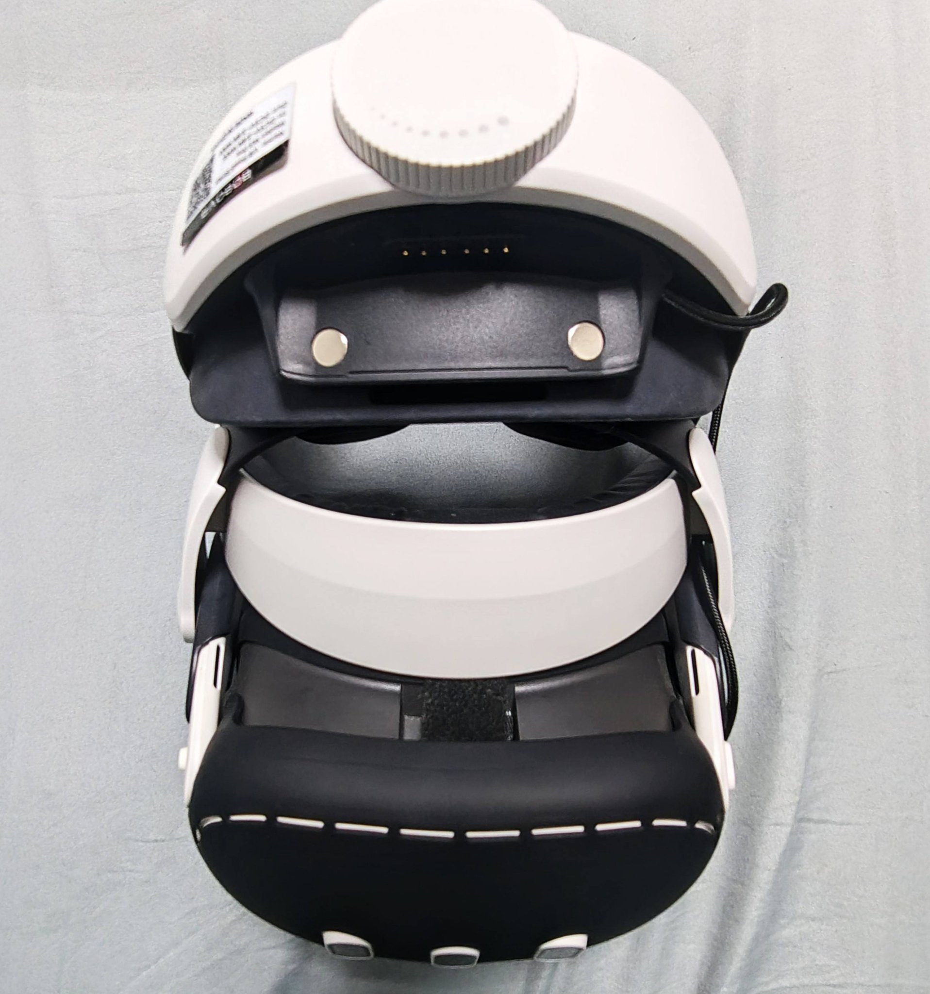 Meta Quest 3 128gb with accessories BoboVR strap, 1 battery 