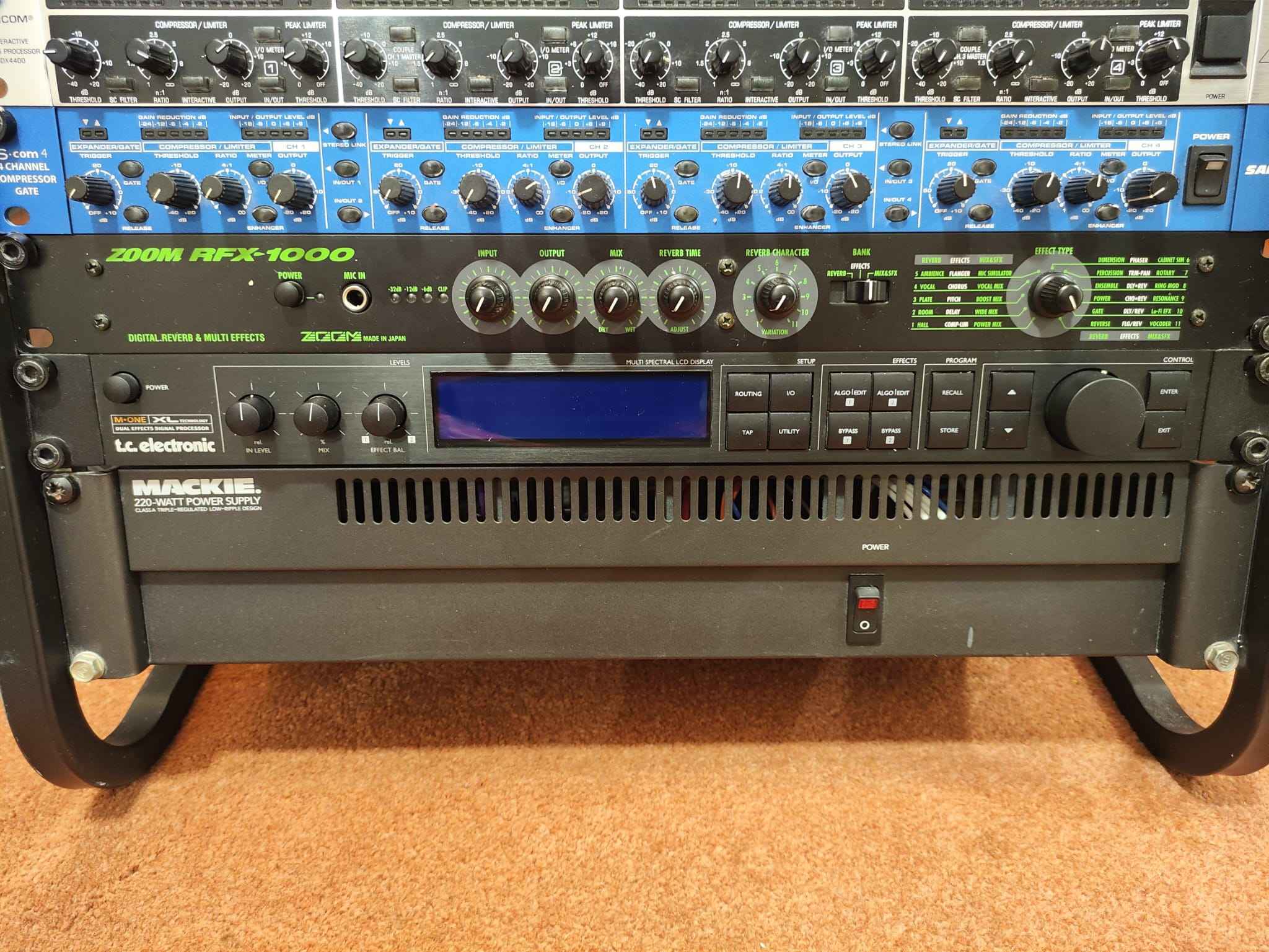 🎛️ Pro Audio Studio Rack Setup – 4ch Compressors, Multi-FX, Patchbay ...