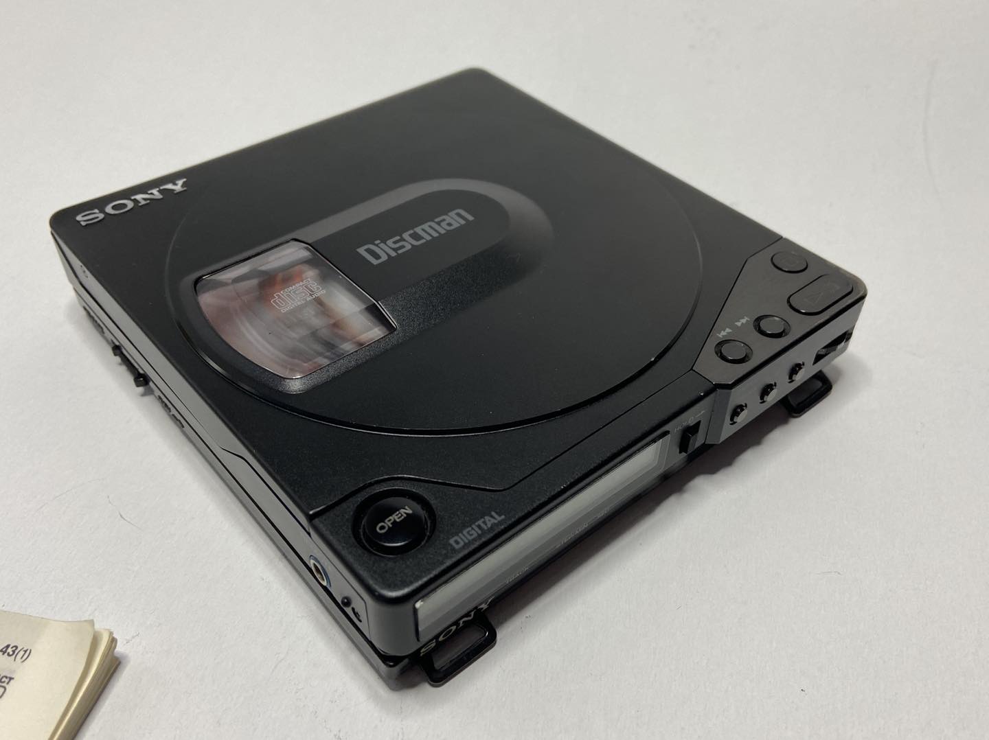 Sony D-50 Discman (1984) #sony #discman #1984