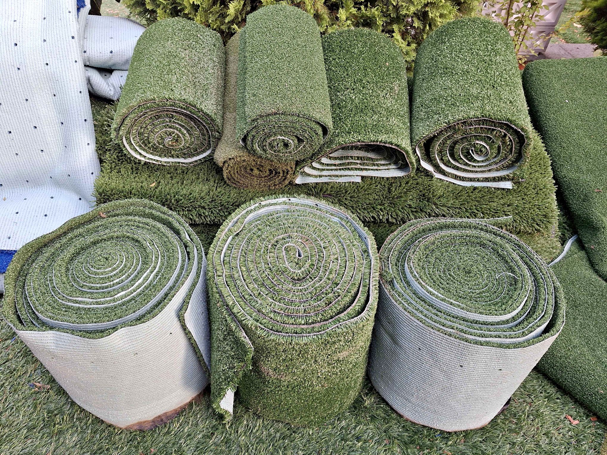 Synthetic grass rools - Landscaping Materials - Melbourne, Victoria ...