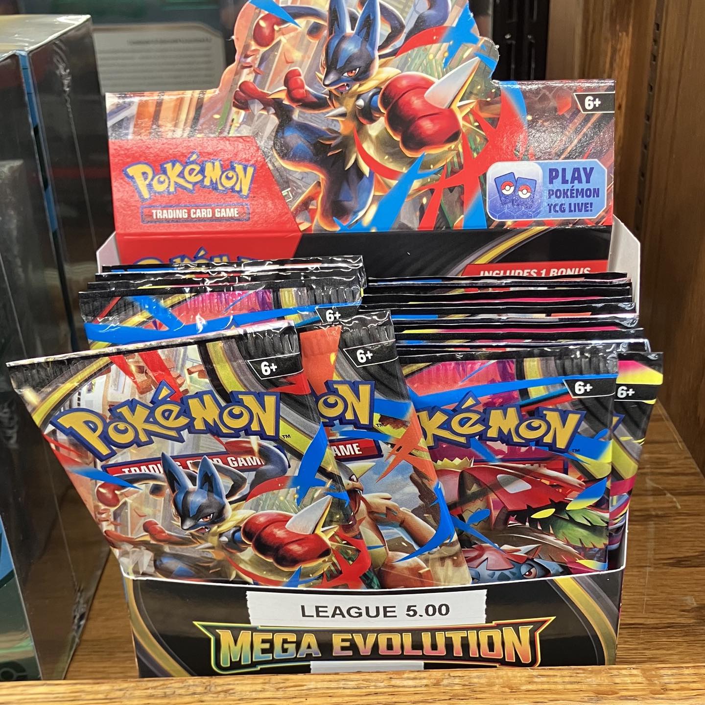 Big Pokémon restock today! We have Pokeball tins, Black Bolt/White  display picture 1