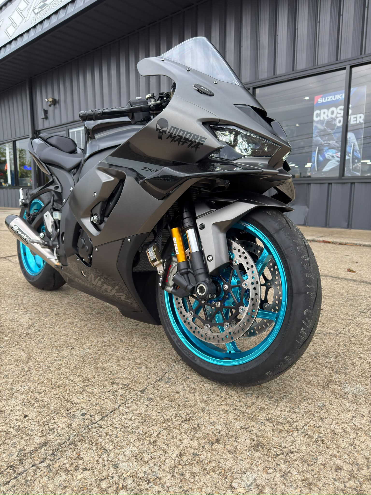 yuu‪‪❤︎‬ Tell us why you want the zx10r over the bmw‬