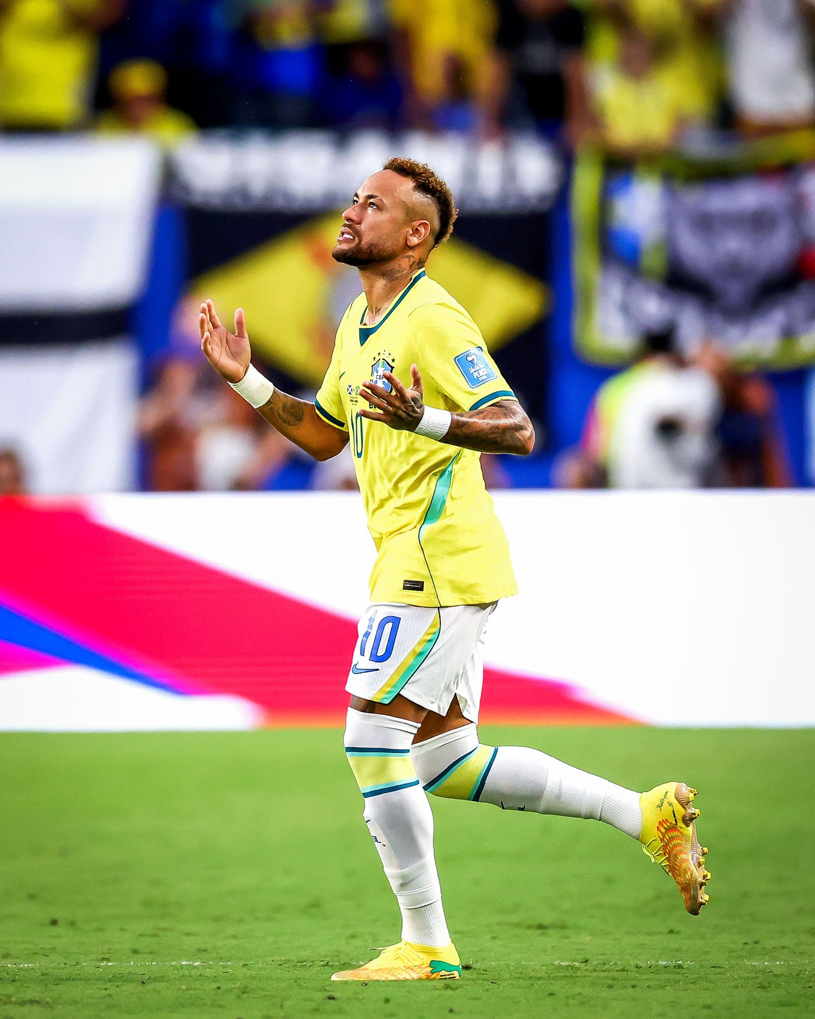 テレビ Neymar 🇧🇷After 980 days away, Neymar is back in Brazil's matchday squad!!