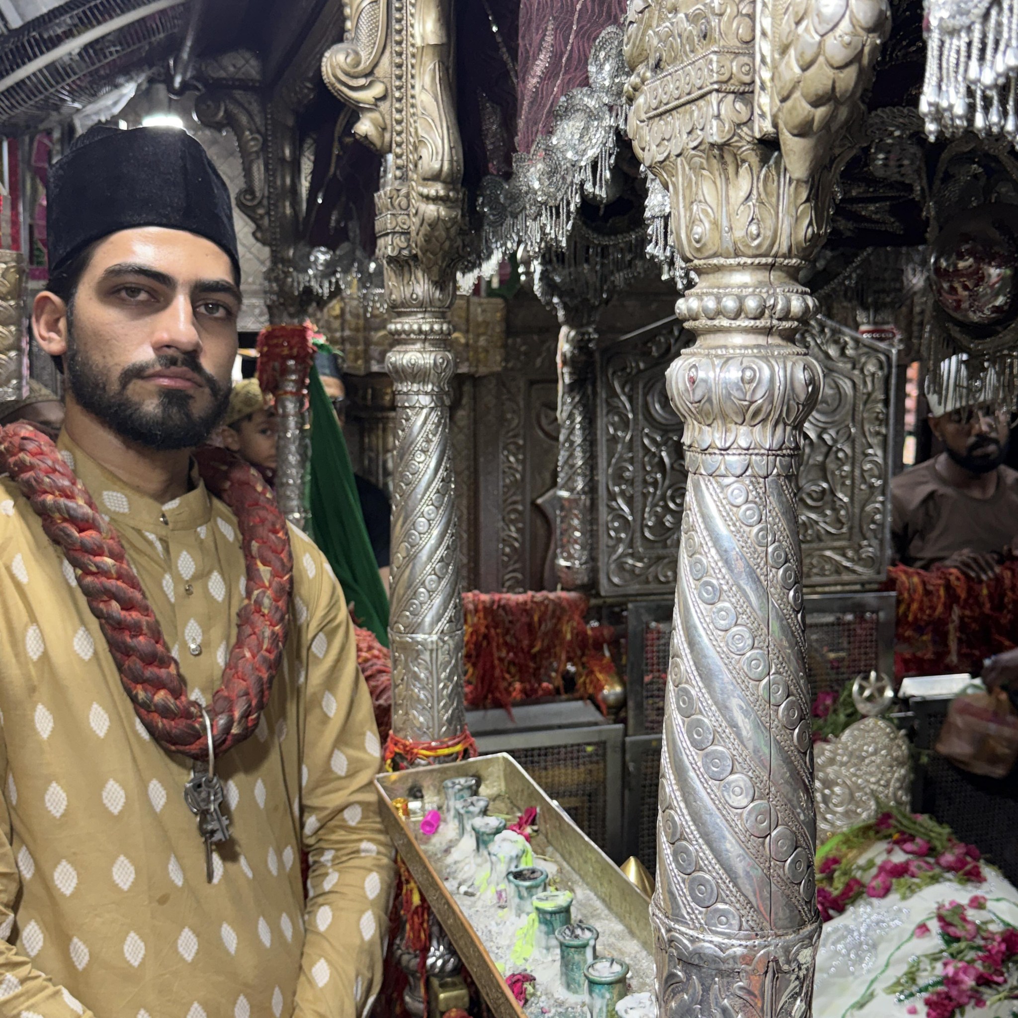 HUZUR SAIYED ALI MIRA DATAR DARGAH SHARIF ME DUNIYA KI SABHI TAKLIFO KA ...
