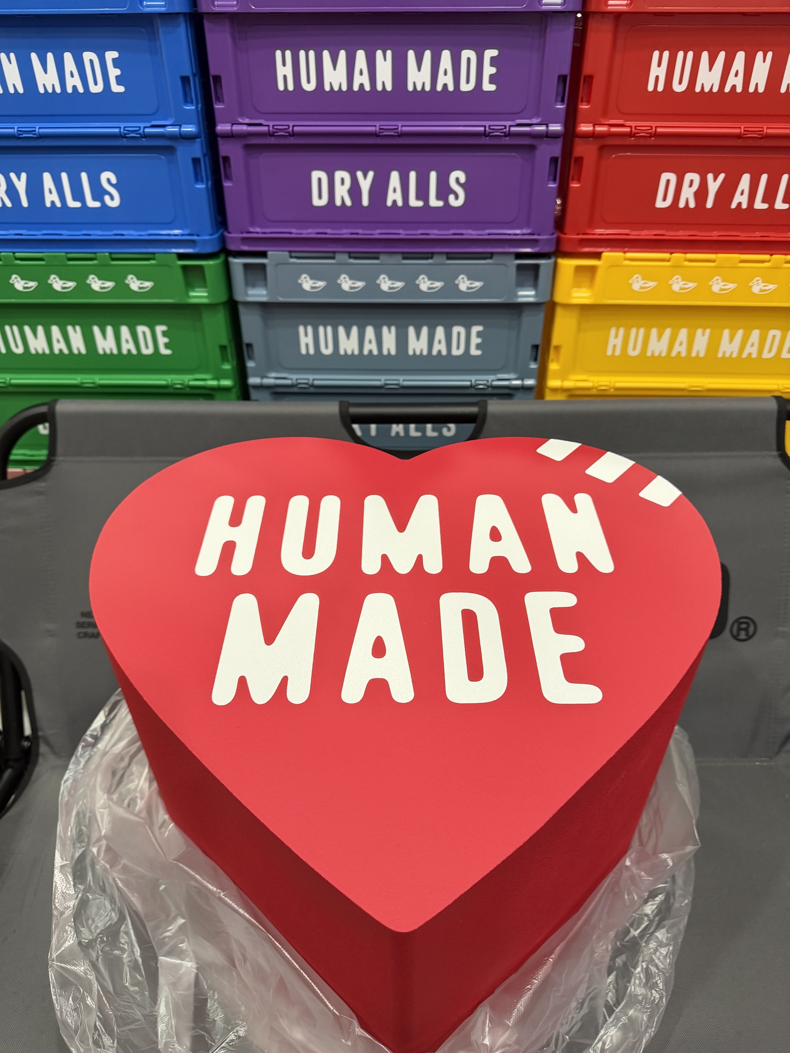 ❤️ HUMAN MADE 的愛心，這次直接變成一張椅子。 有些HUMAN MADE 單品