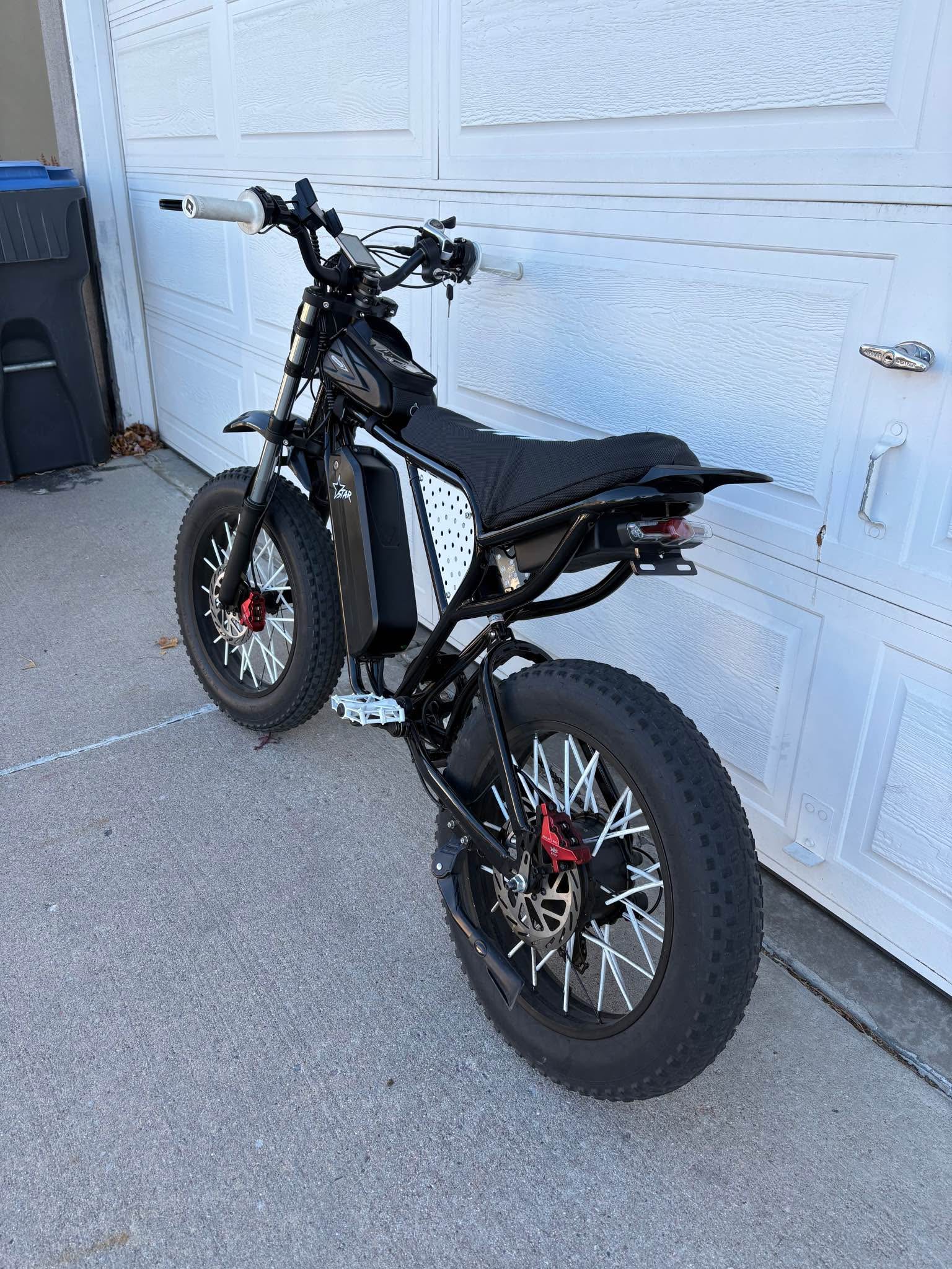 White & Black Ridstar Q20 1500w Need gone asap - Motorcycles & Scooters ...