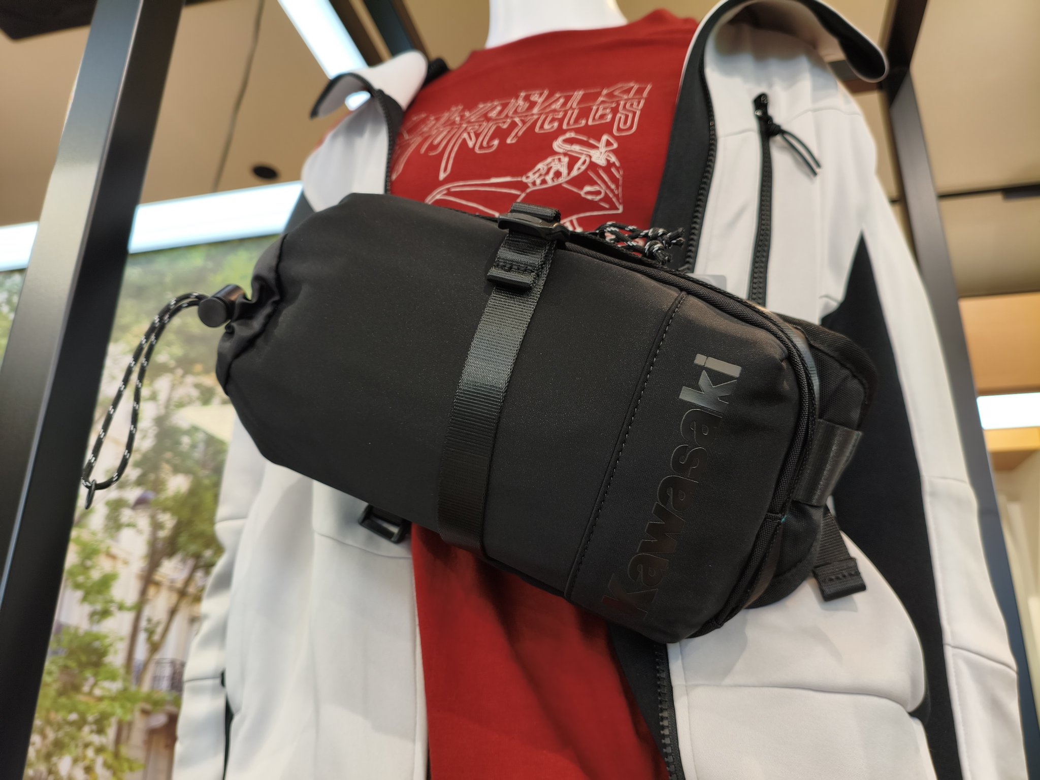 こんにちは、カワサキプラザ越谷です。 使い勝手抜群の新商品 