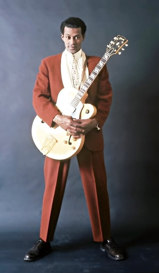 1950s glossy signed and inscribed photo of Chuck Berry.