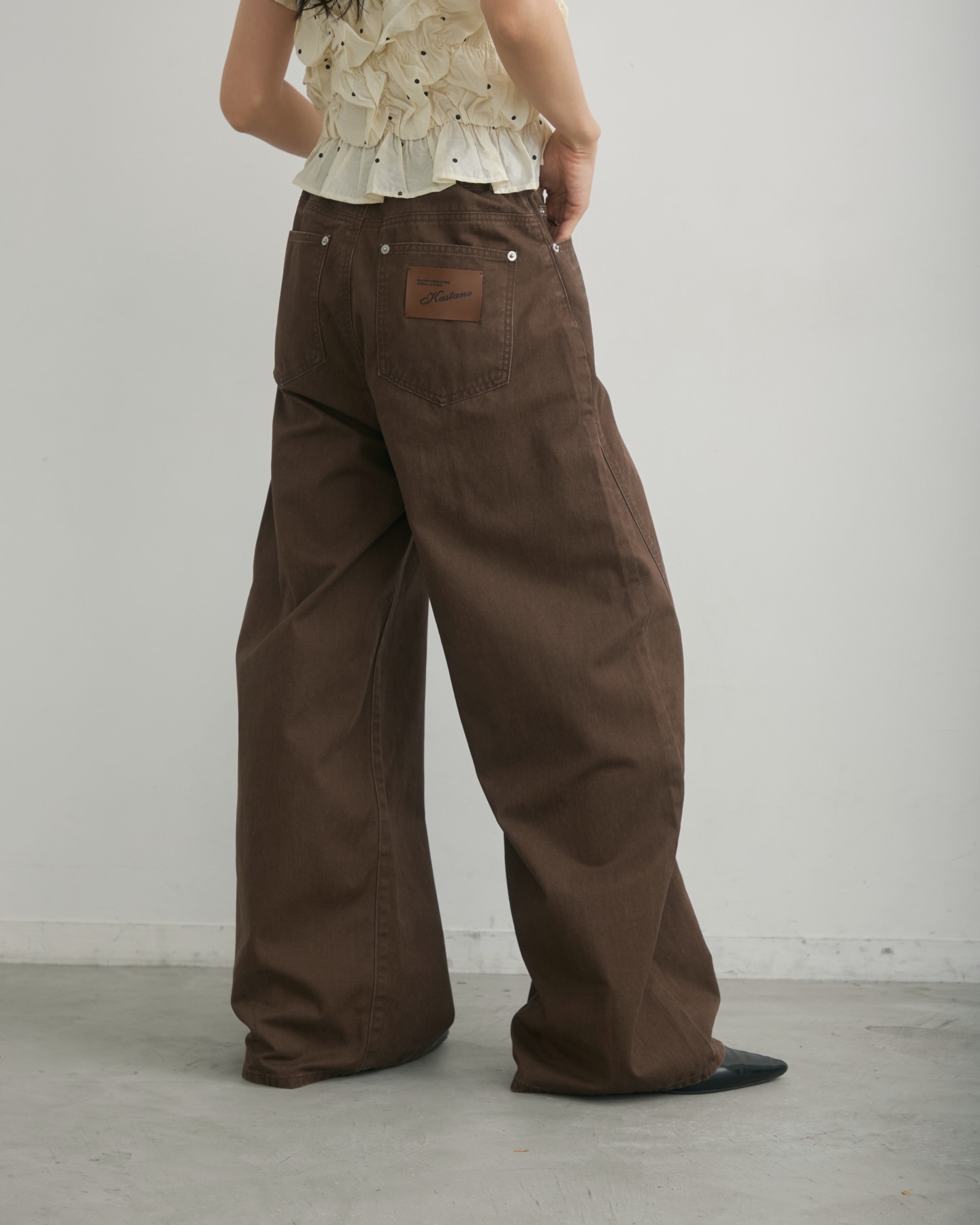 new color“brown”】 BAKUKARUツイルカーブパンツ ¥9,790 color:brown