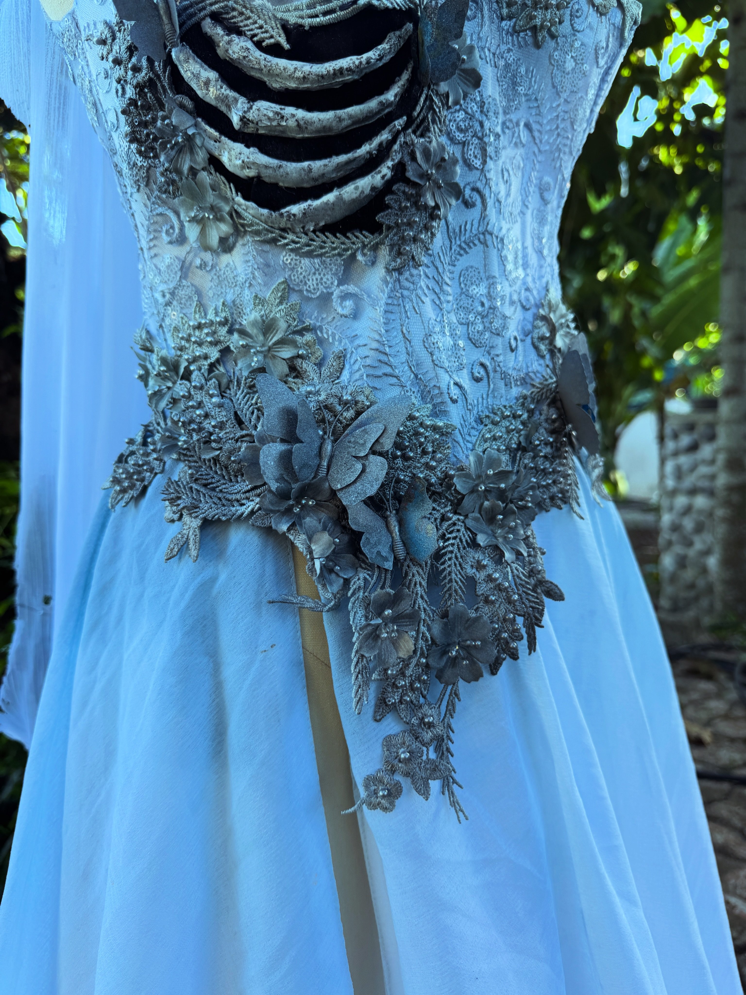I was a bride. My dreams were taken from me. But now—now I've stolen them from someone else. I love you, Victor, but you are not mine.” ~Emily 💀⚰️ 🪦 #corpsebride #timburton #