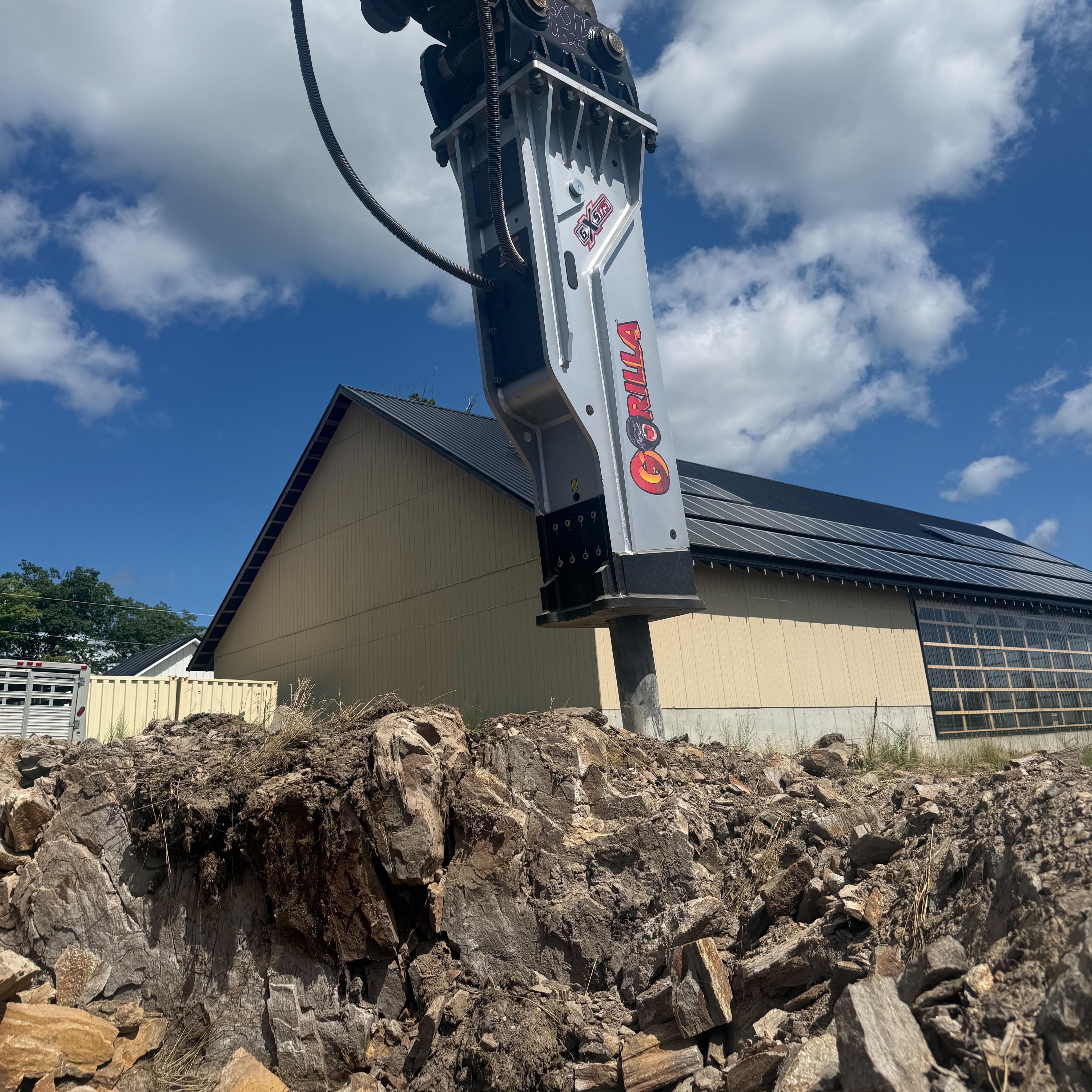 Gorilla - This zero tailswing Hitachi 245 packs a lot of power in