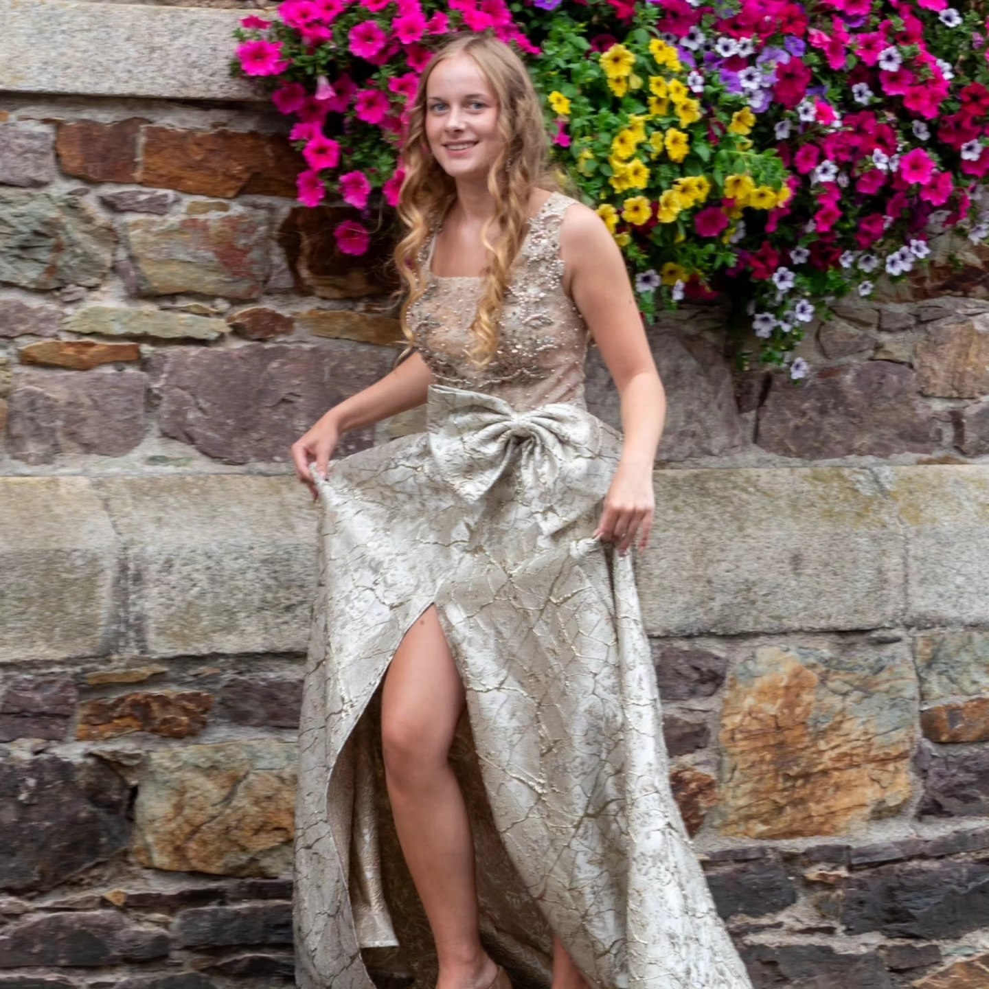 Beautiful Gold Evening/Debs dress, size 36, price €260 (includes the following alterations:shorten, take in or let out if possible)