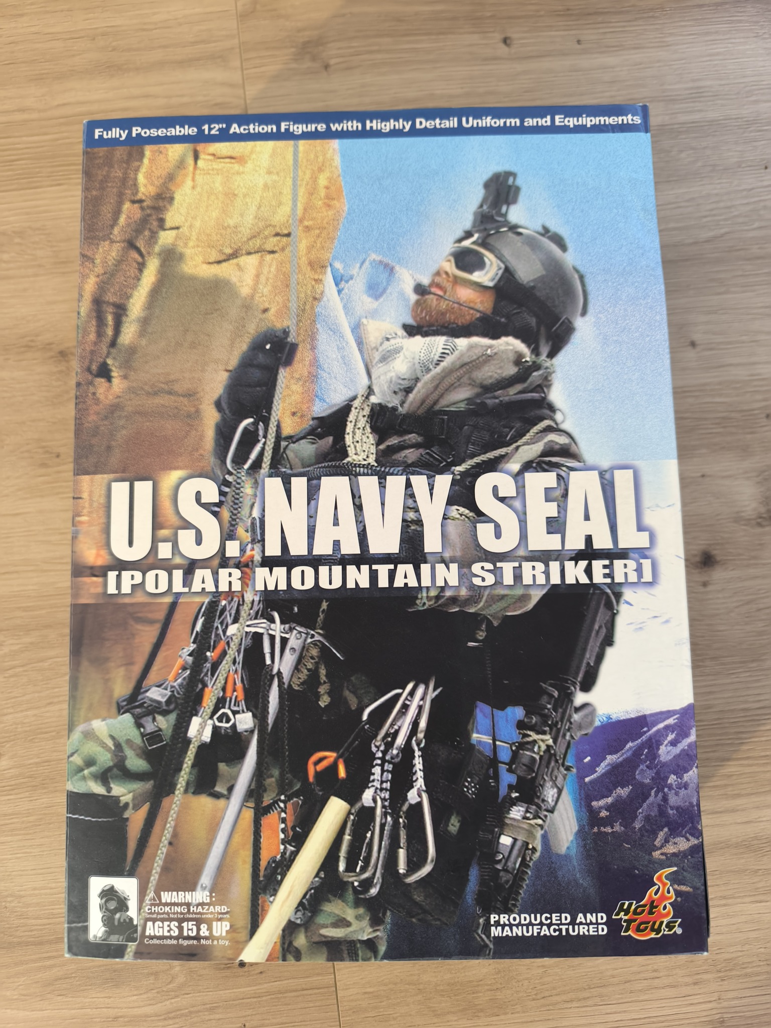 Hot Toys U.S. Navy SEAL Polar Mountain Striker 12 inch action