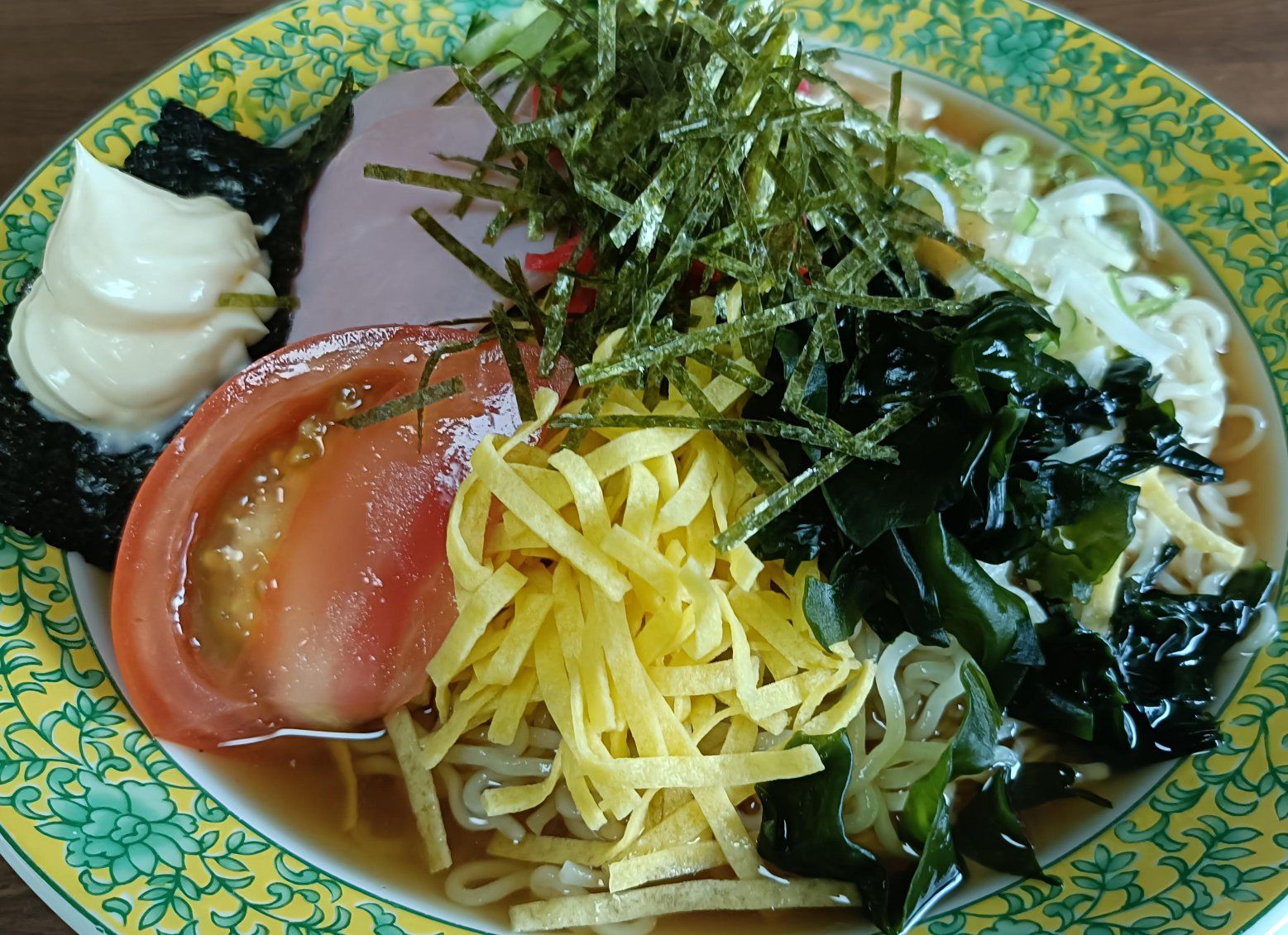 酒田市 珈琲貴族 冷やし中華 すんごい具の量😂 店名に珈琲が入ってい