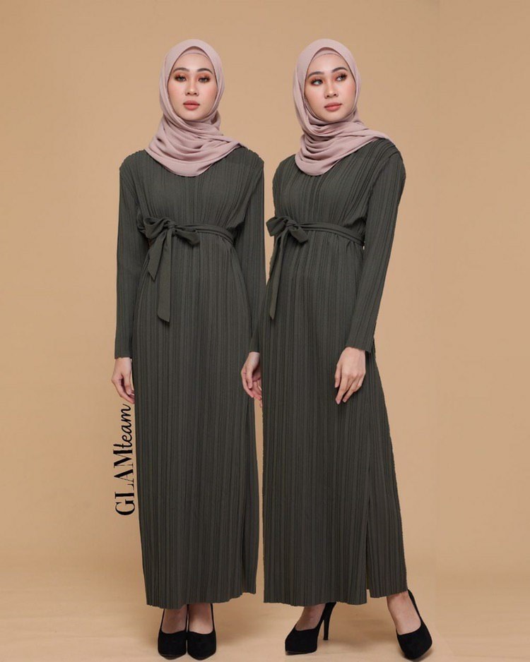 Baju Jubah Belah Tepi Seluar Perempuan