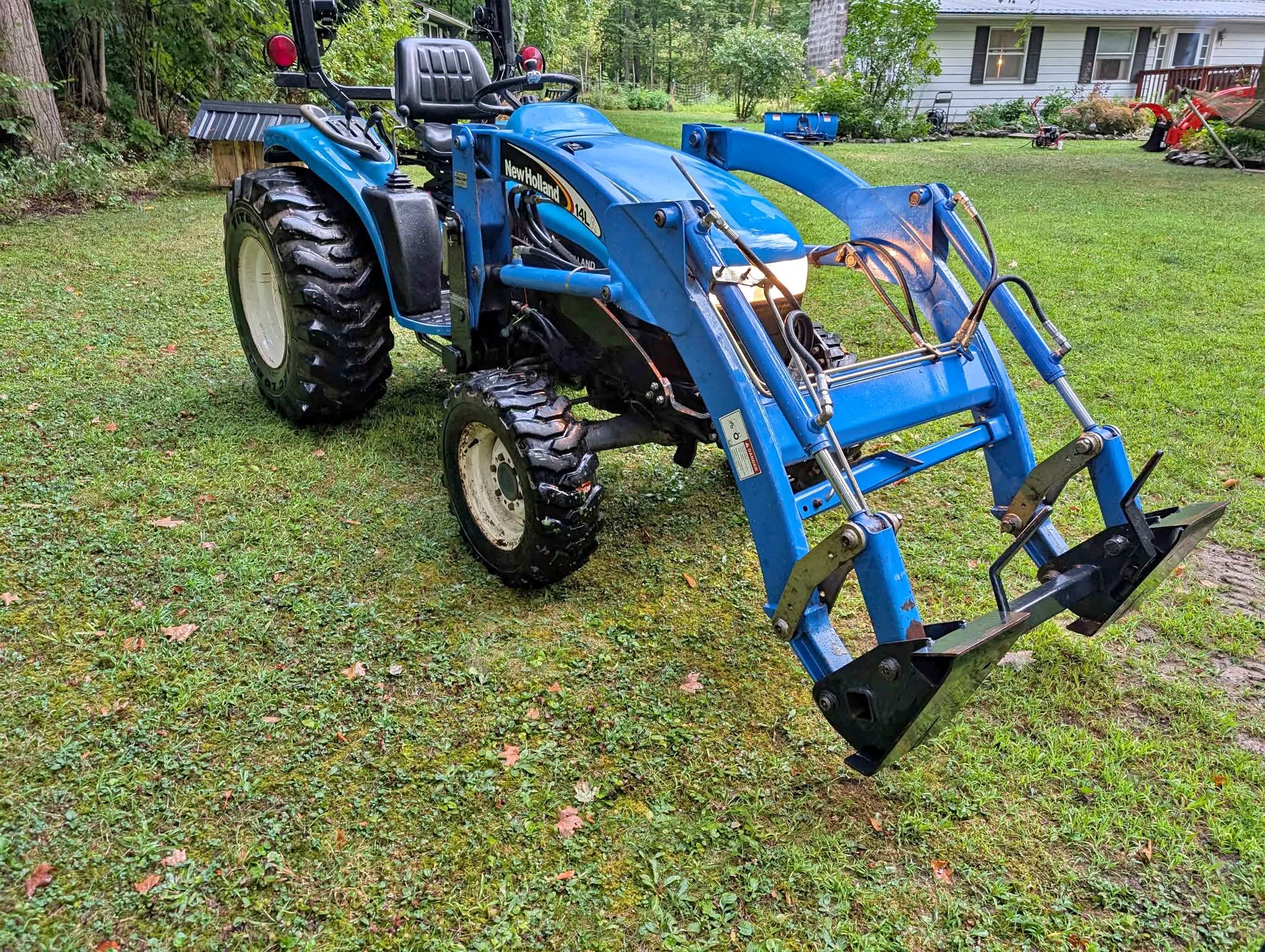 New Holland tc25d Tractor - Lawn Mowers - Locke, New York | Facebook ...