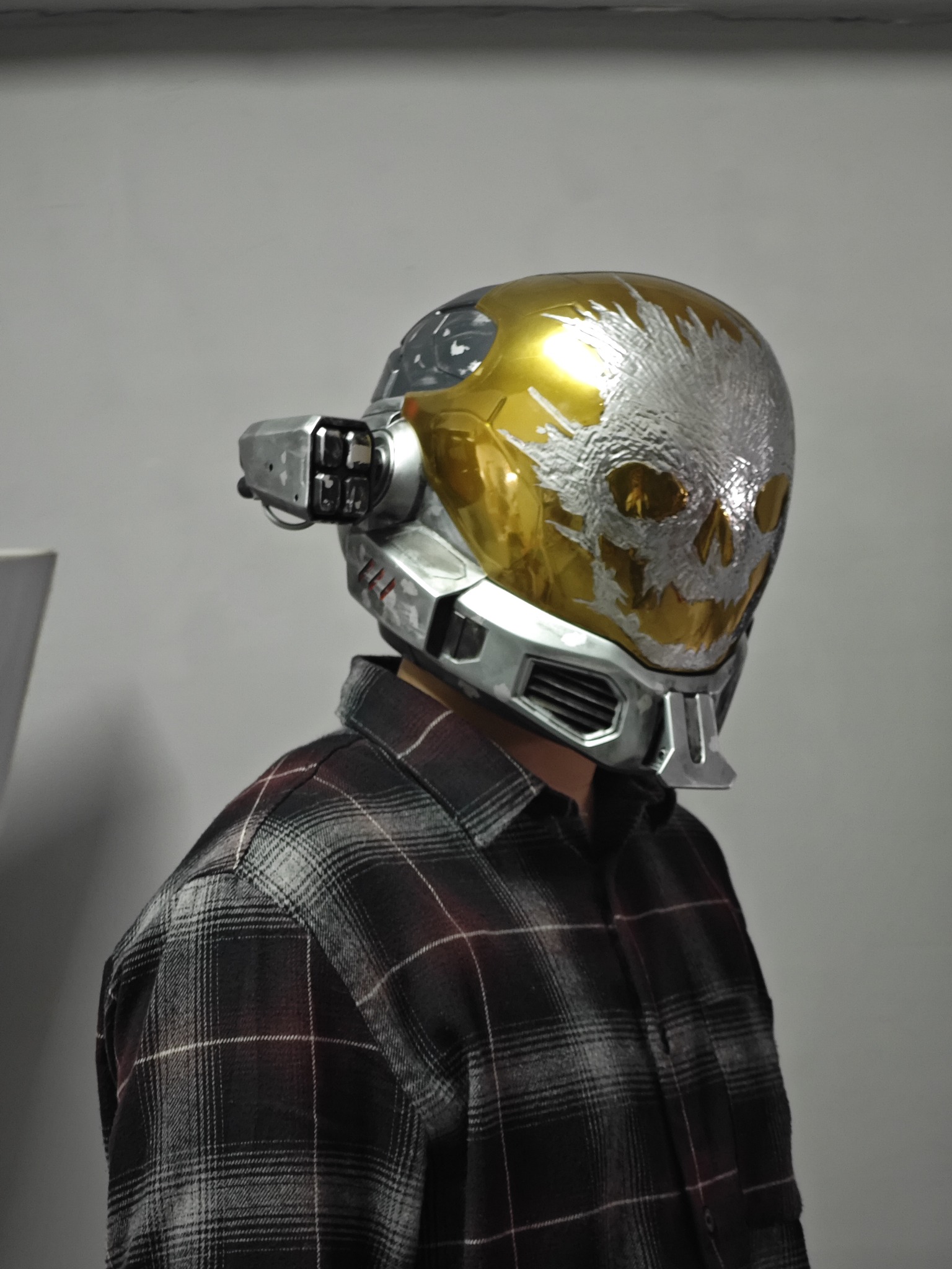 emile motorcycle helmet 3D Printed Halo Reach Replica The visor is applied with electroplating silver and gold paints Emile Halo Helmet | TikTok
