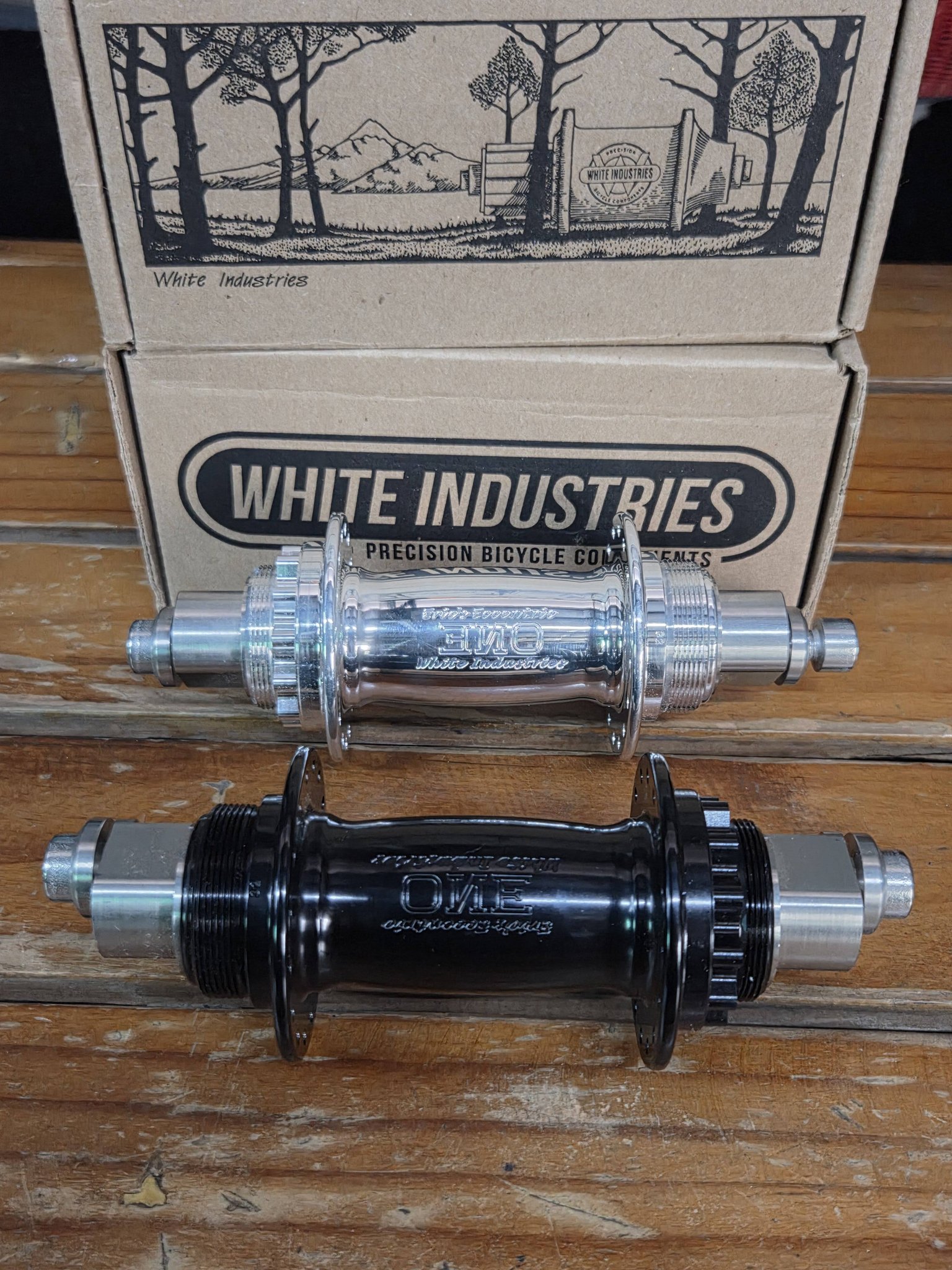 White Industries ENO Eccentric Flip Flop Rear Hub Black and Silver