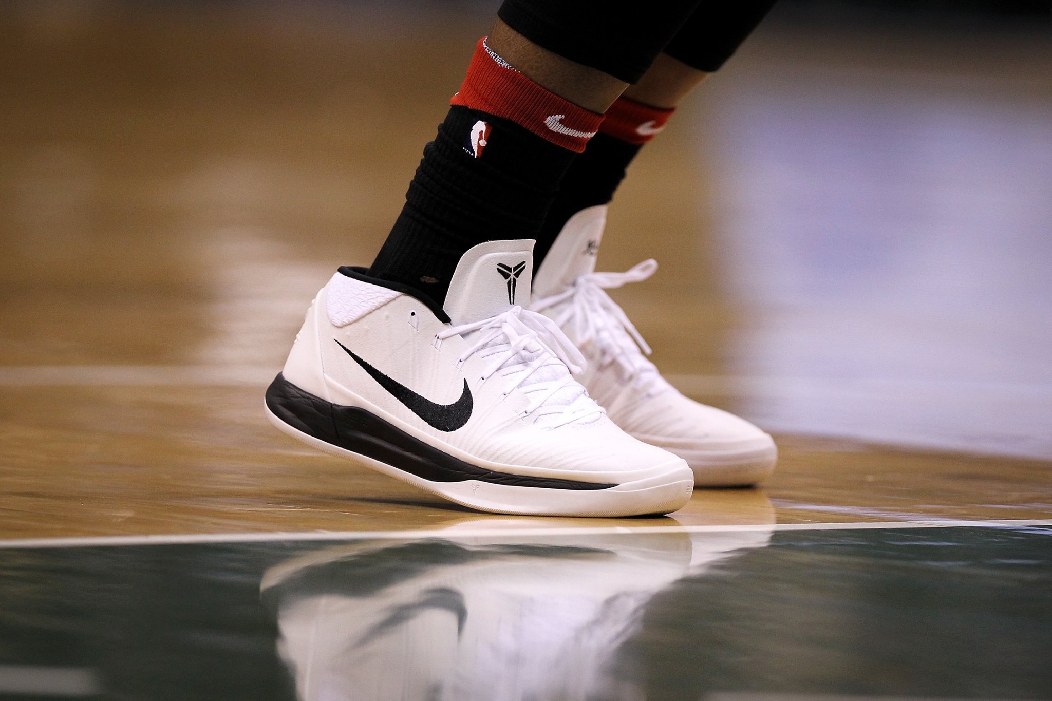 DeMar DeRozan wearing the Nike Kobe 7 “Fade To Black” in Game 1