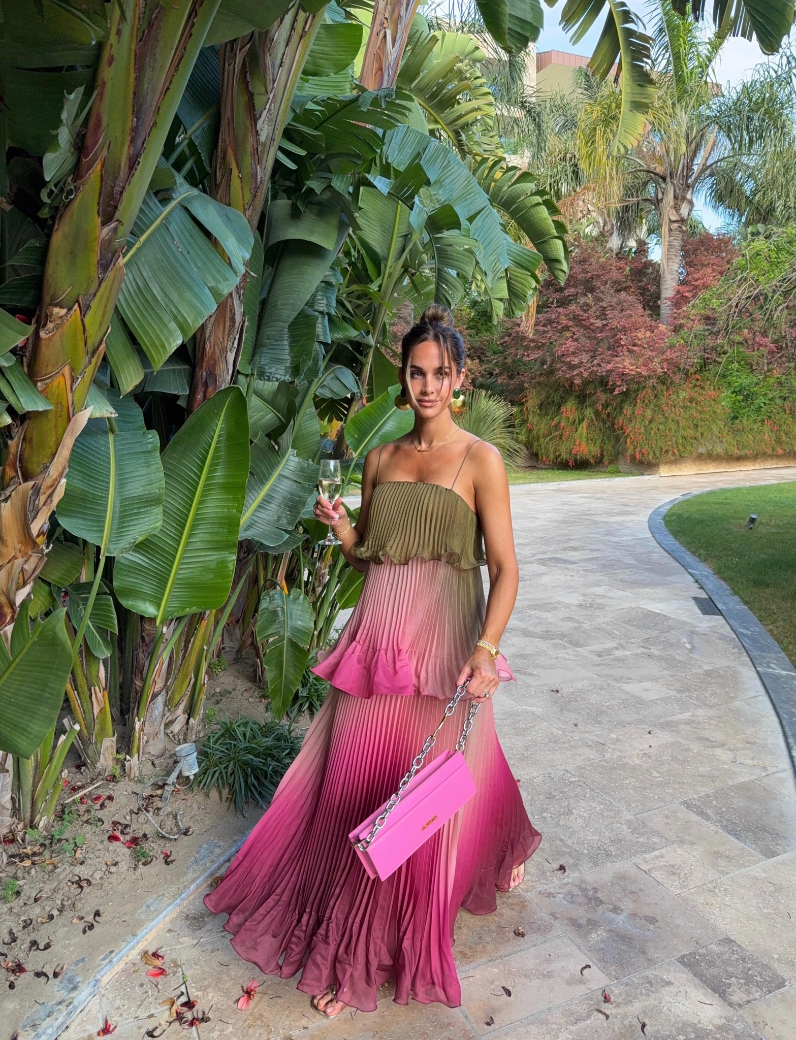 Around the world in holiday favourites Shop Holiday: https://karen-millen.visitlink.me/i1aUke #KarenMillen #ALifeWellDressed #SummerStyle