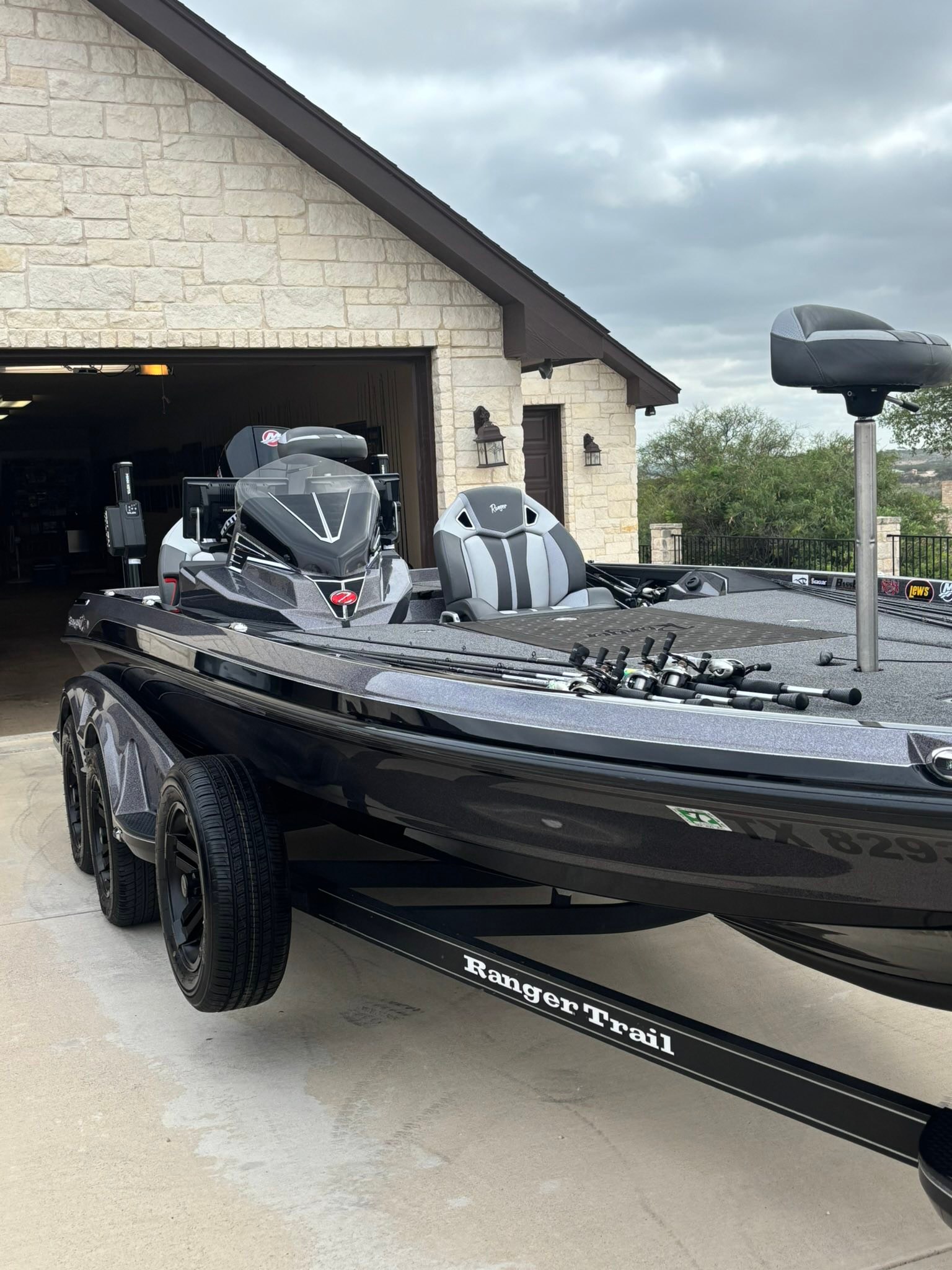 2025 Ranger Z521R Mercury ProXS 300hp 24 Fury prop Black custom