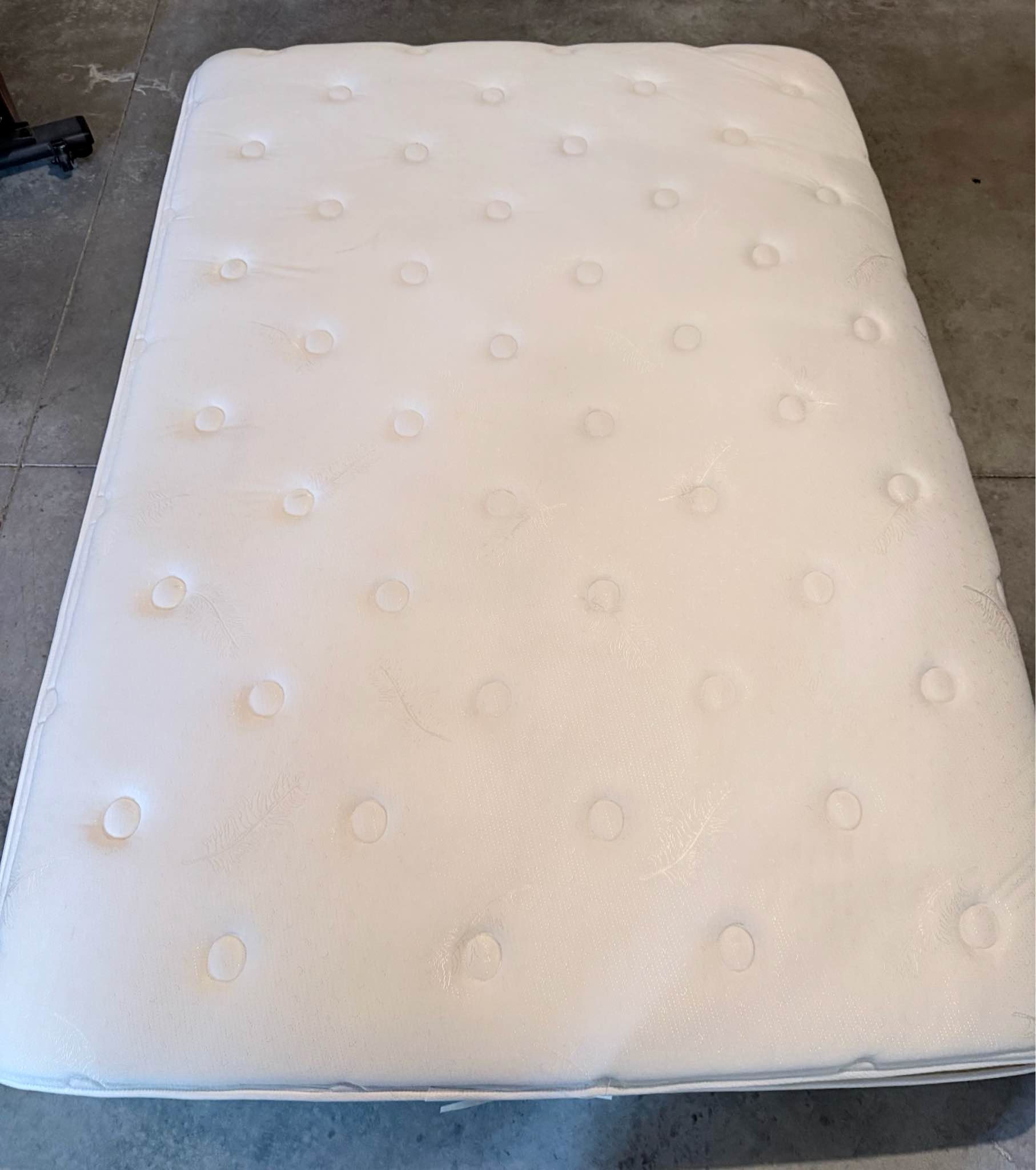 Serta Full Mattress gently used - Crib Mattresses - Cedar Rapids, Iowa