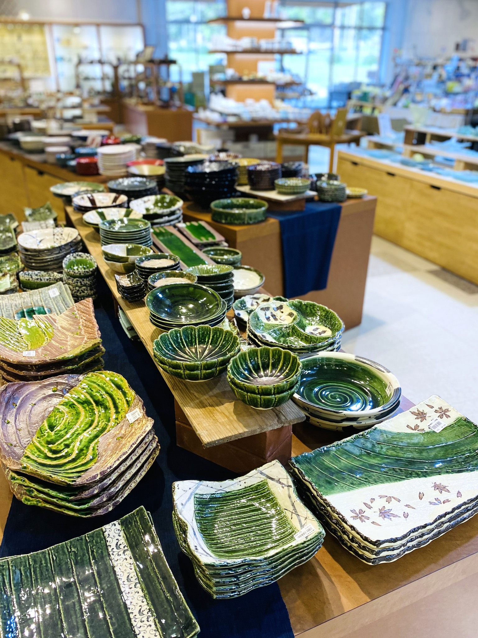 道の駅 志野・織部 - 戦国武将の家紋入り杯が勢揃いしました！ 一合杯