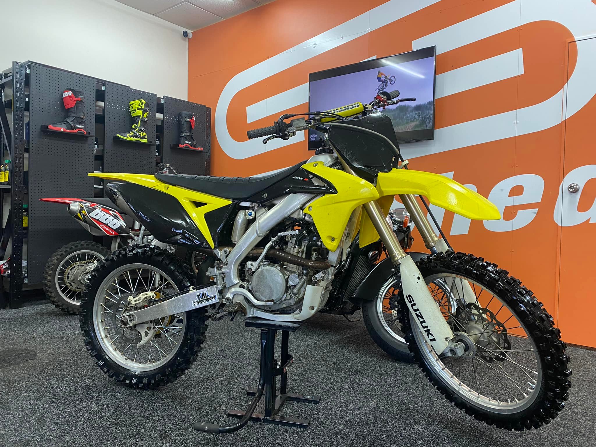 ?? DUNE MASTER 250 ?? 2010 SUZUKI RMZ250 $5500 or low weekly 