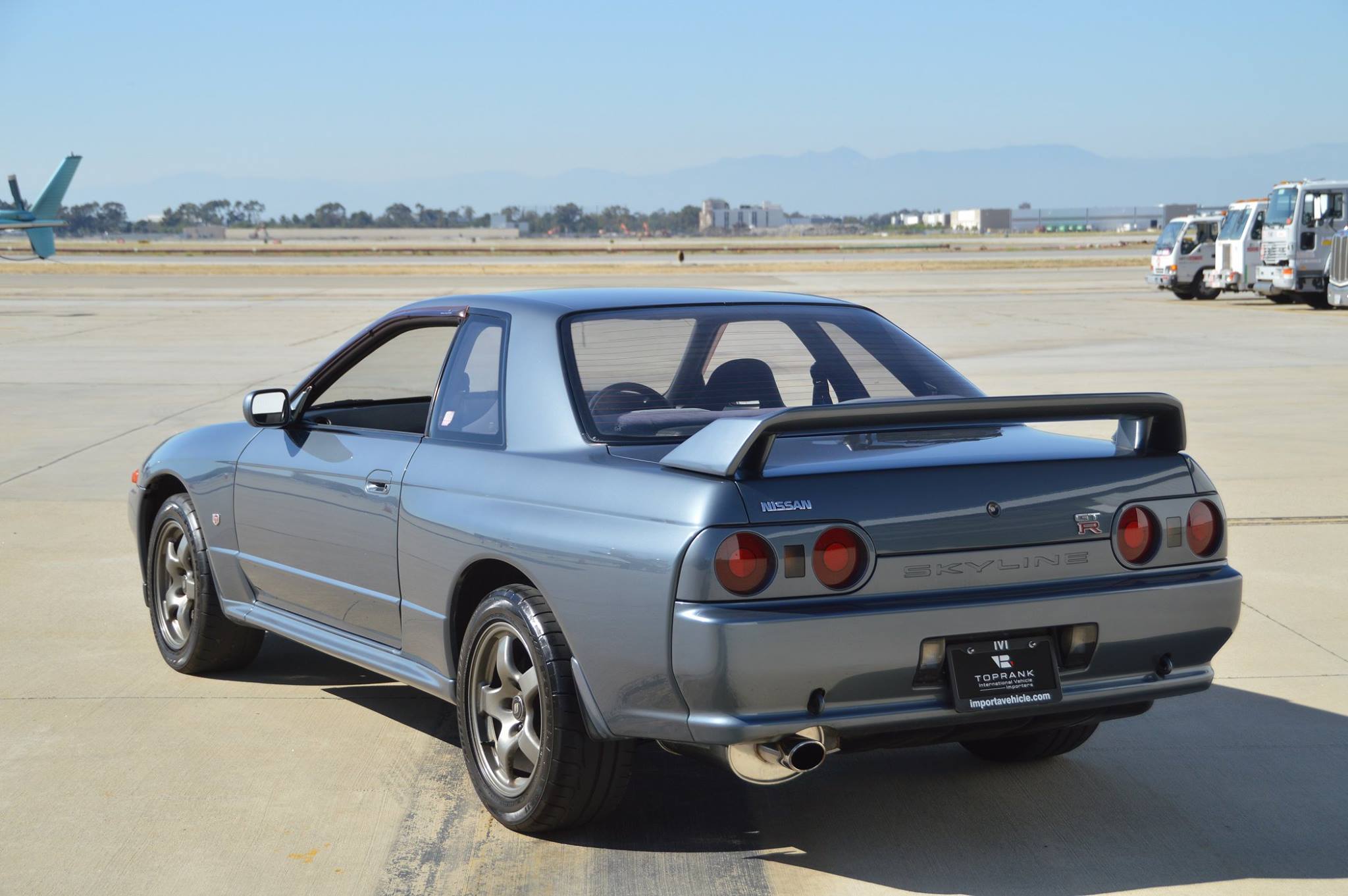 5-speed R32 Skyline finished in super rare Greyish Blue Pearl