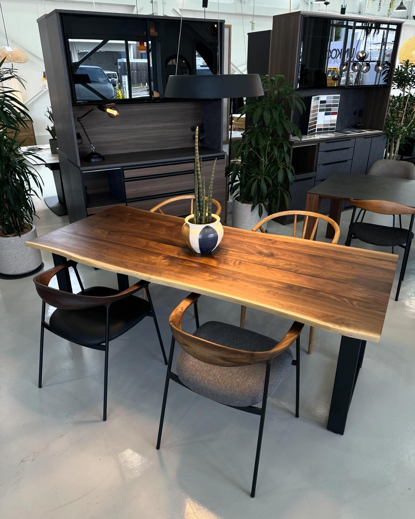 ウンコちゃんの家具屋さん 八尾本店 added a new photo —... - ウンコ 