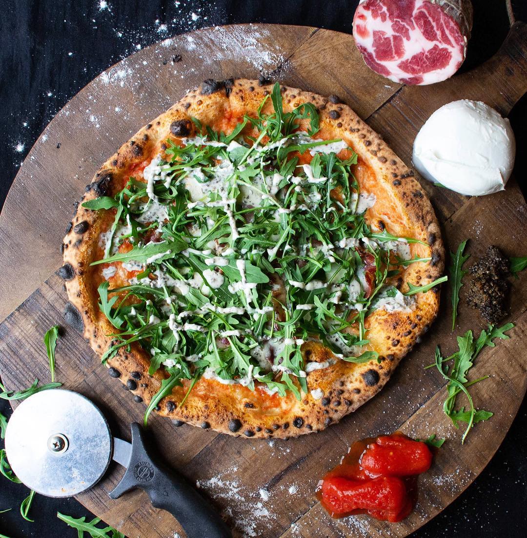 Pizza Tartufo met truffelsaus,... - SOTTO - pizza legàle