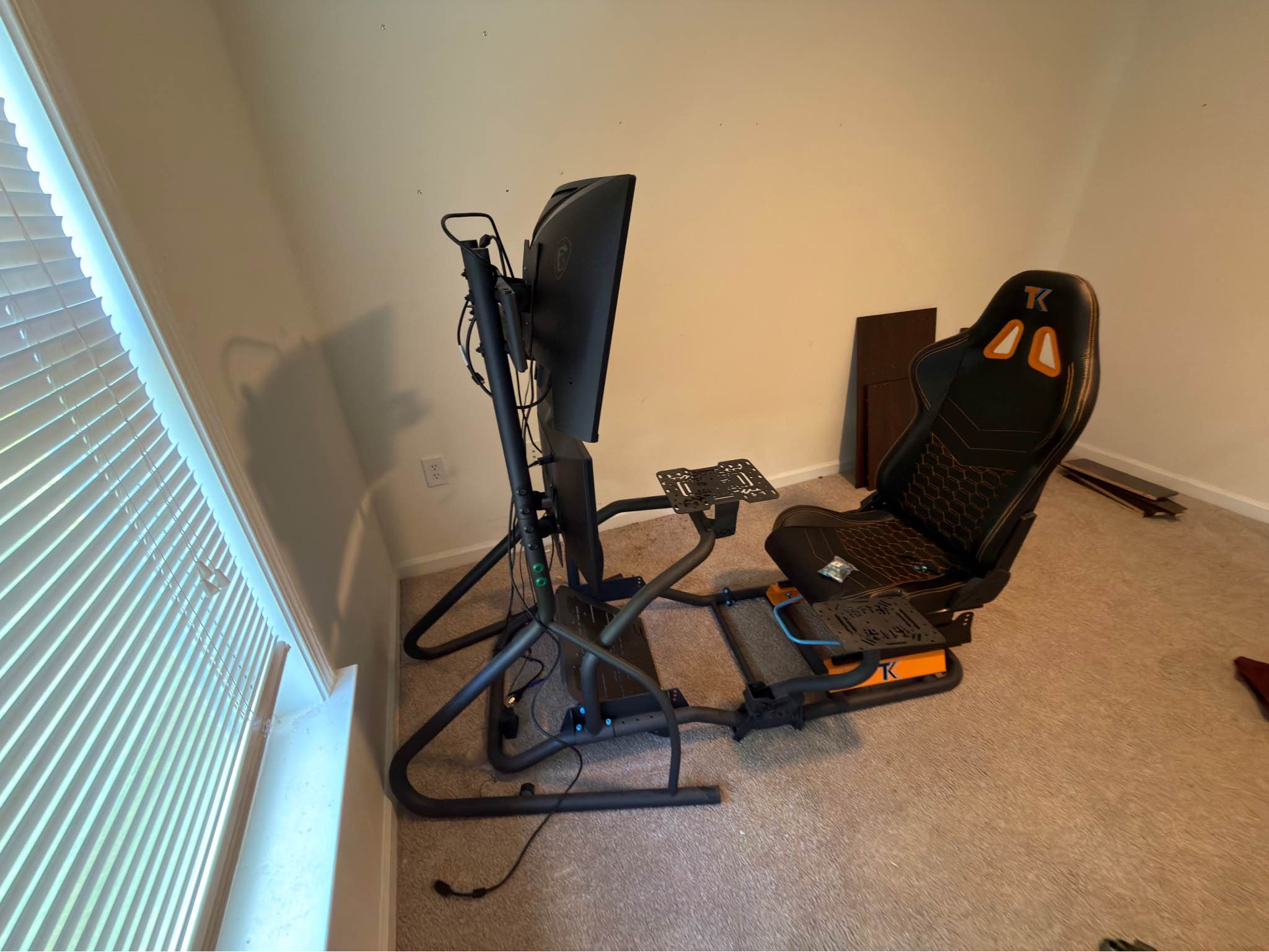 TK Racing flight sim/ racing rig with two monitors - Office Chairs ...