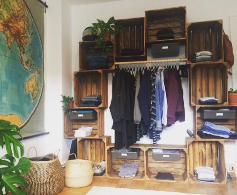Vielen Dank an Julia für das schöne Foto 💝 Ein Kleiderschrank aus unseren geflammten Kisten