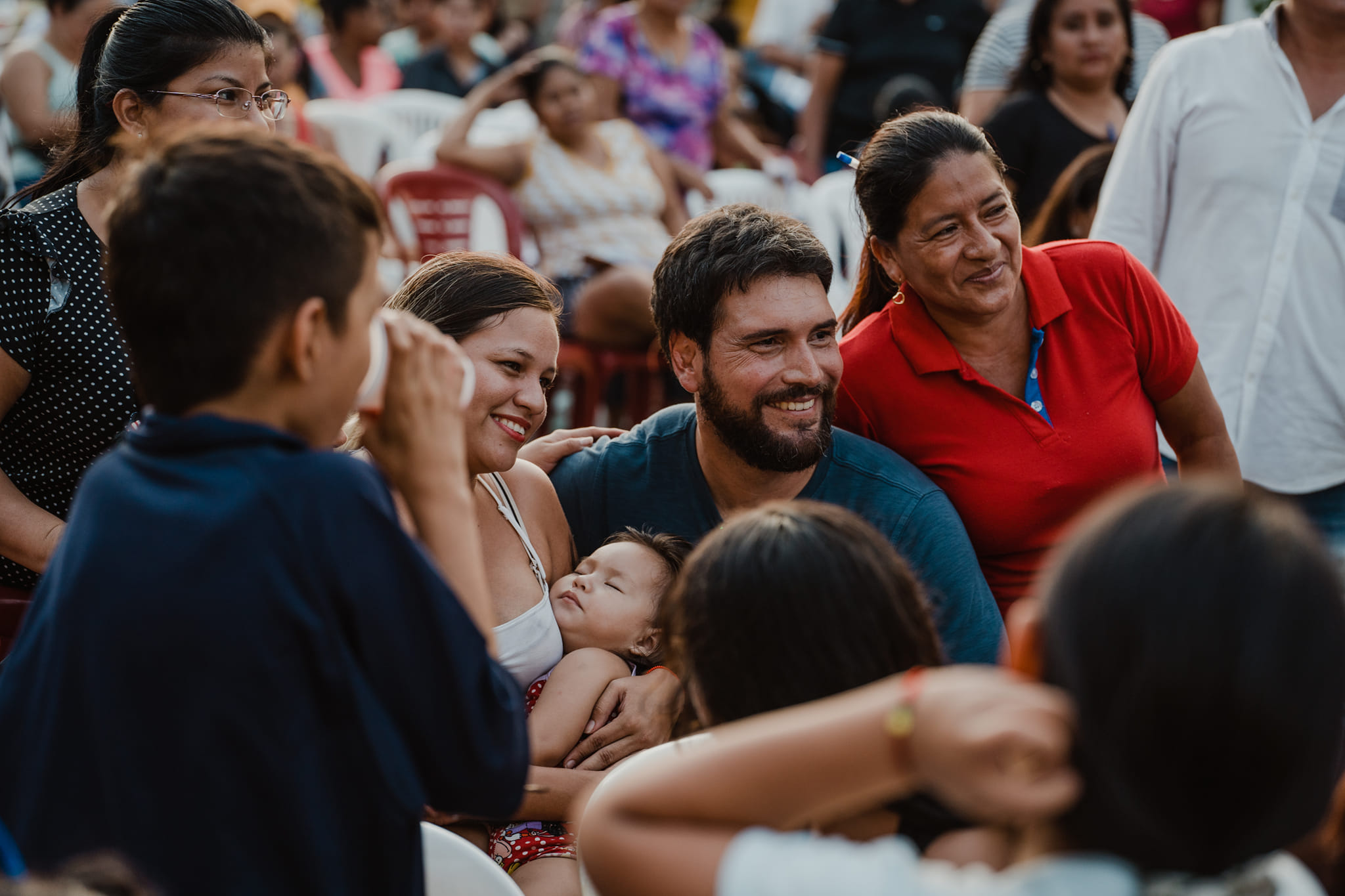 Jan Topic - Sus sonrisas lo dicen todo A pesar de los...