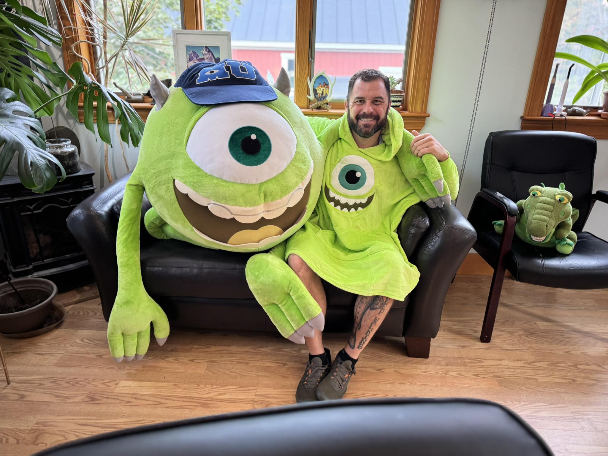 Smile Docs - We want to know: “Who wore it better?” | Facebook