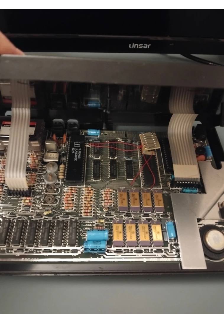 Finding a ZX Spectrum issue 2 / 1.5 board revision while opening cases