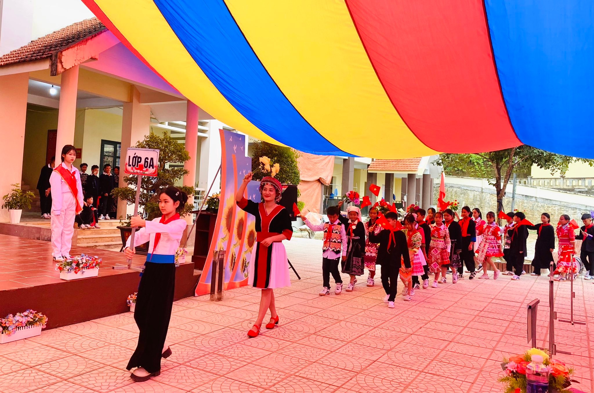 🔰 Trường PTDTNT THCS Pác Nặm khai giảng năm học 2025 – 2026 👉 Hòa chung ...