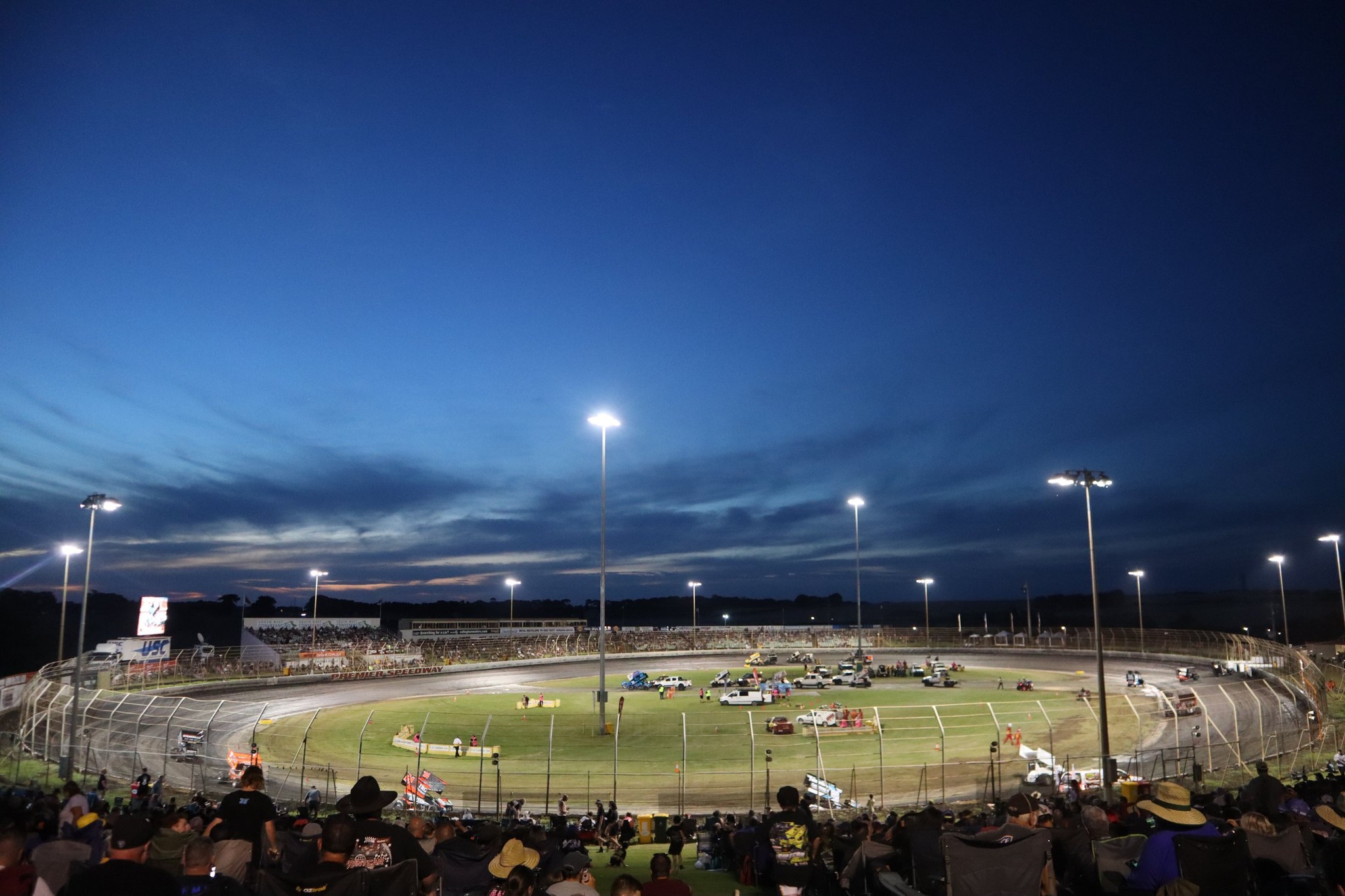 Trucks at Tracks Australia... - Trucks at Tracks Australia