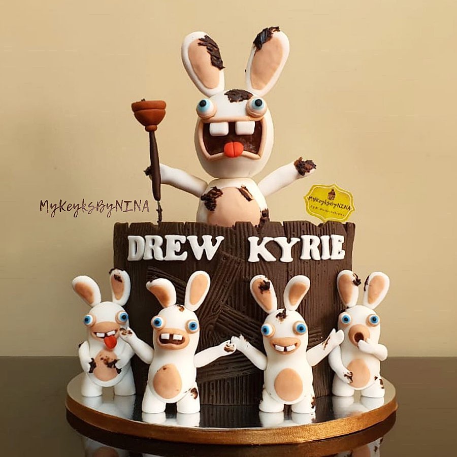 Mykeyksbynina - RABBIDS INVASION Themed Cake for Drew...