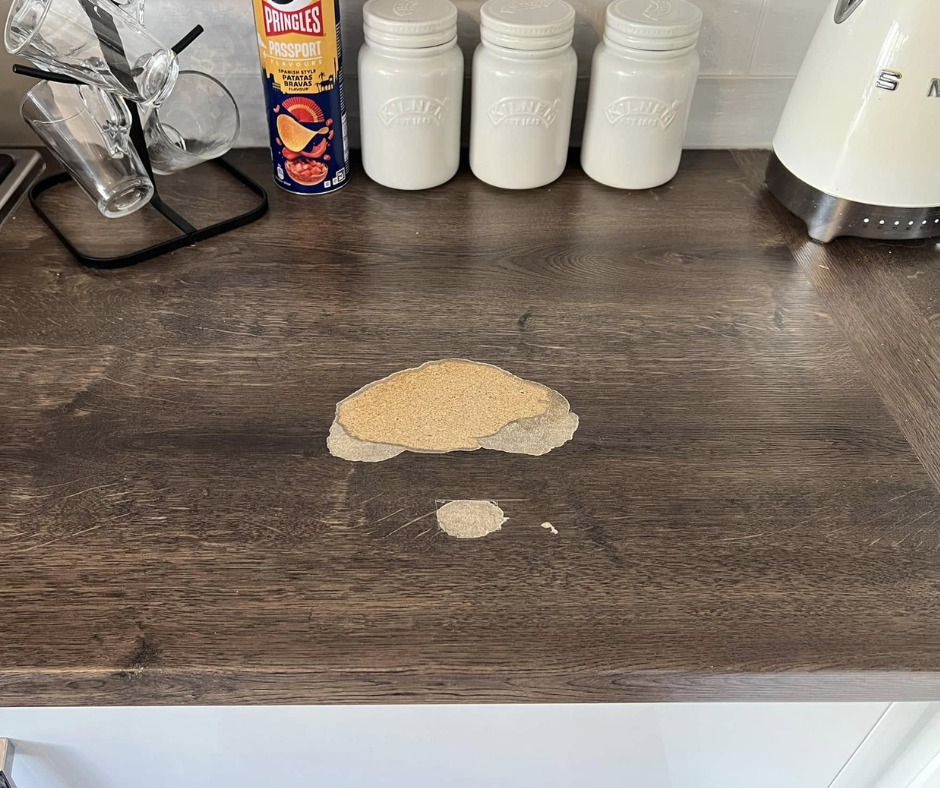 Plastic - Damage to a kitchen worktop often seems like a major issue ...