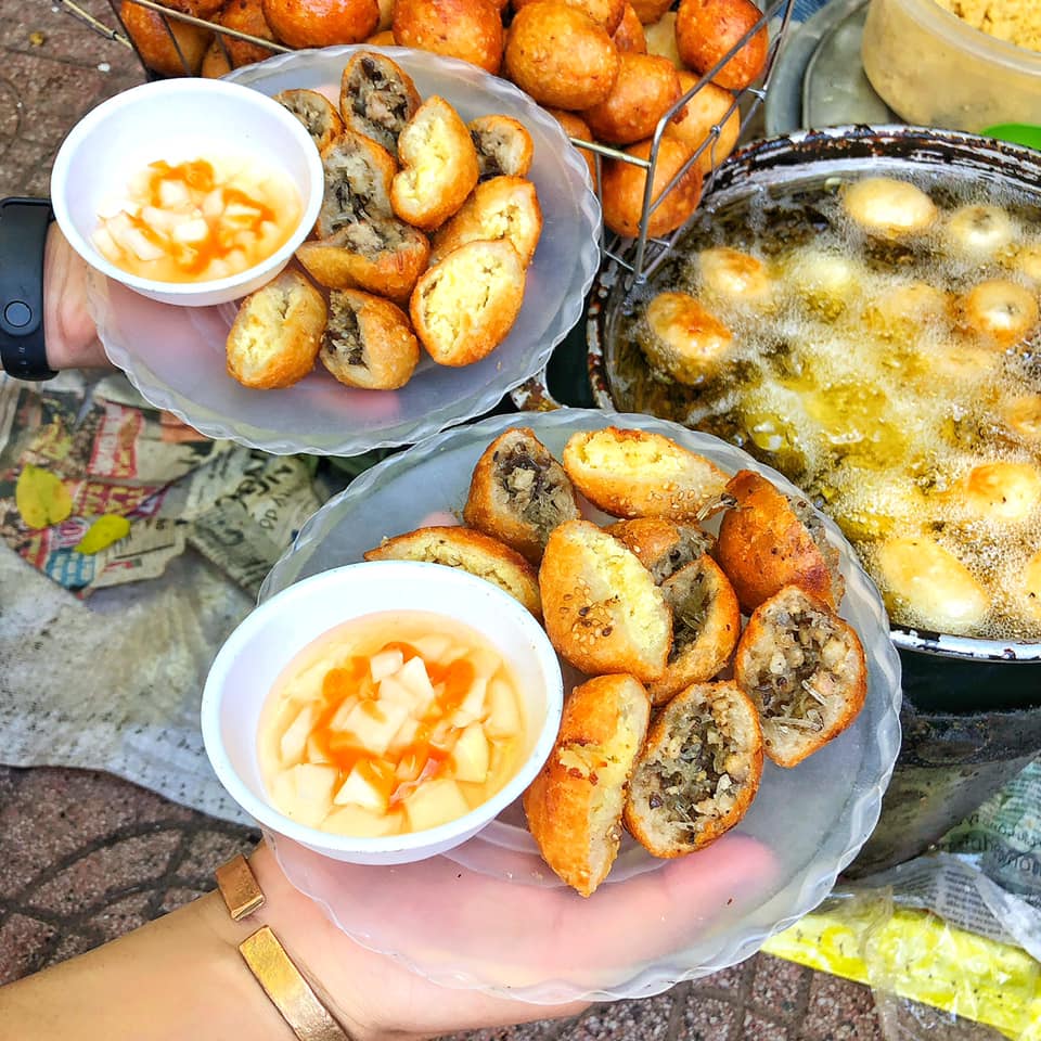 Bánh Rán Hoàn - Gà... - Bánh Rán Hoàn - Gà Xiên & Bánh Gà