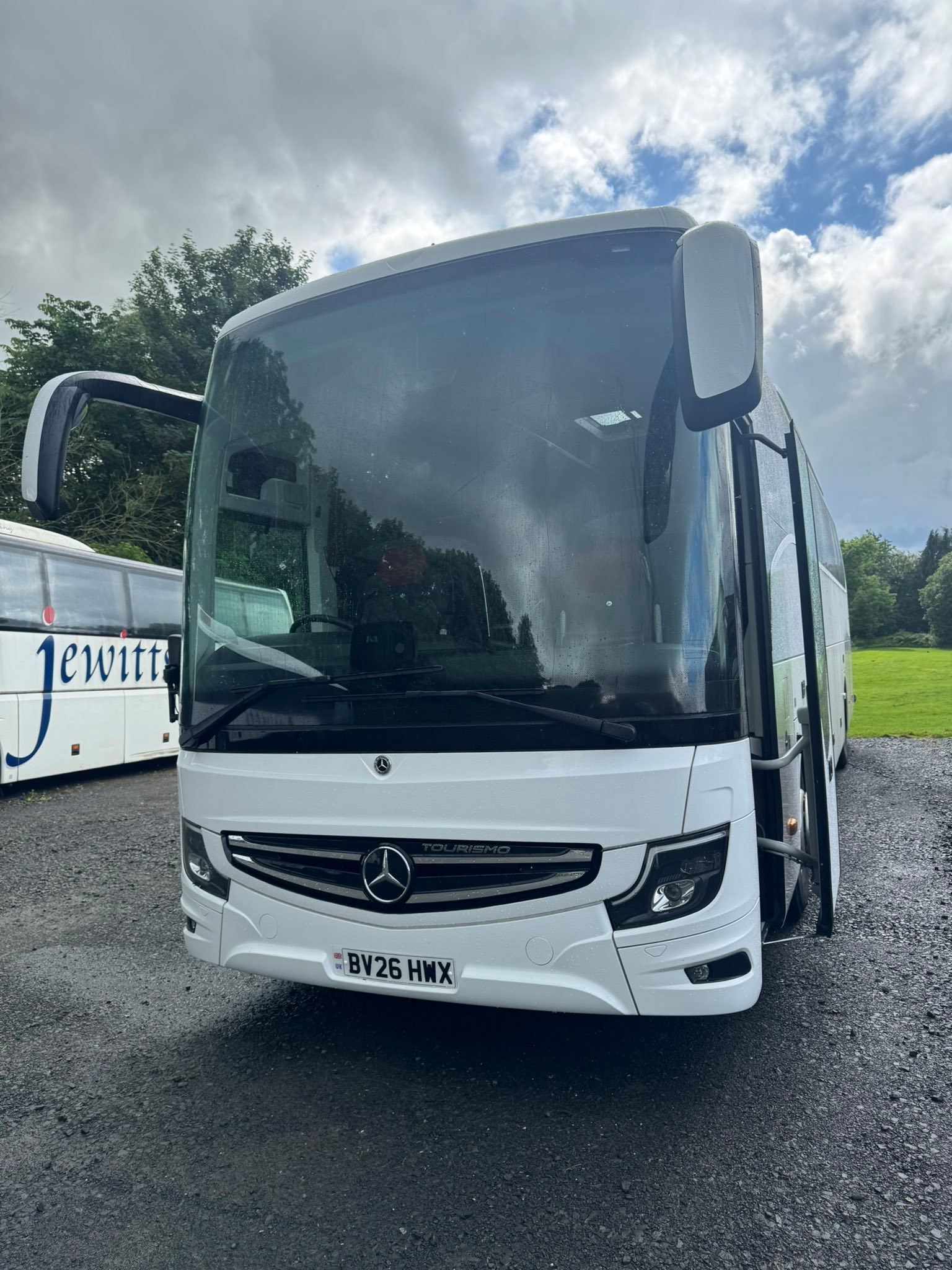 Jewitts Coaches unveils 2026 Mercedes-Benz Tourismo Executive Coach