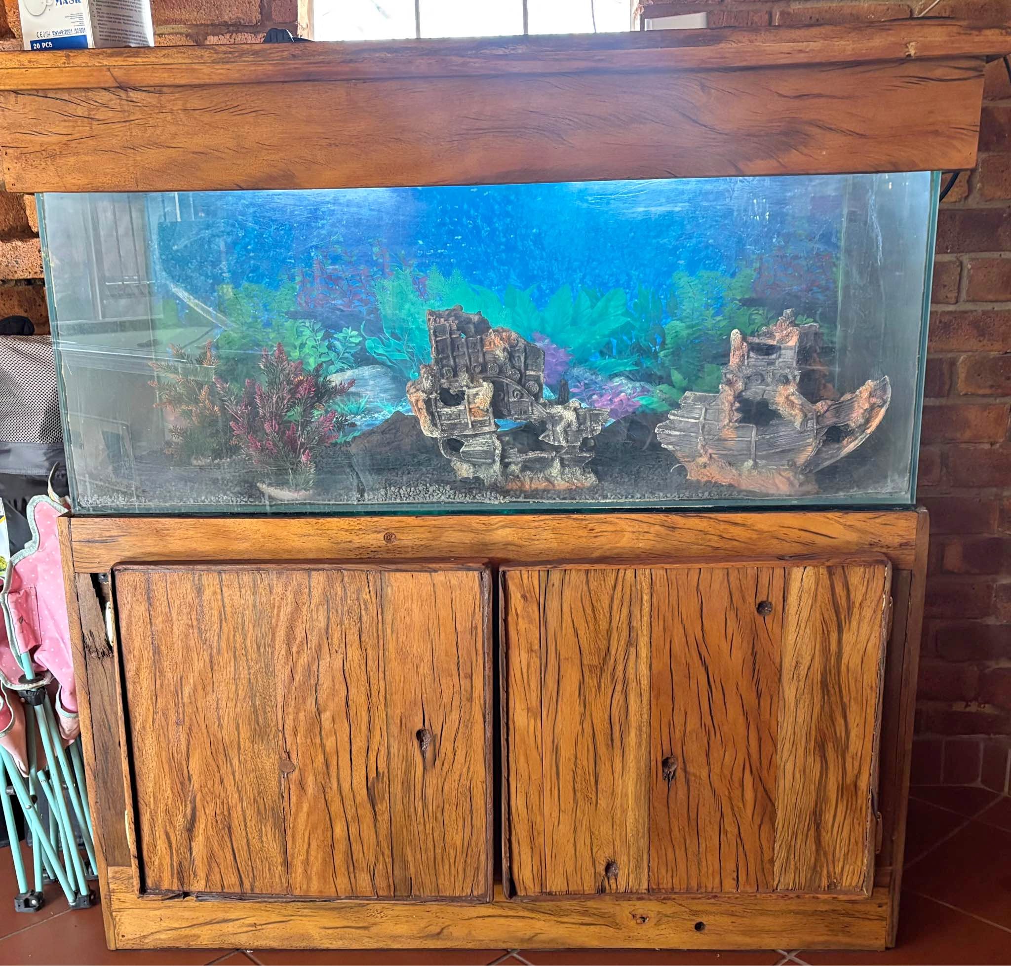 fish tanks accessories gauteng Magical Towers Castle Aquarium Ornament Fish Tank - Cash Converters