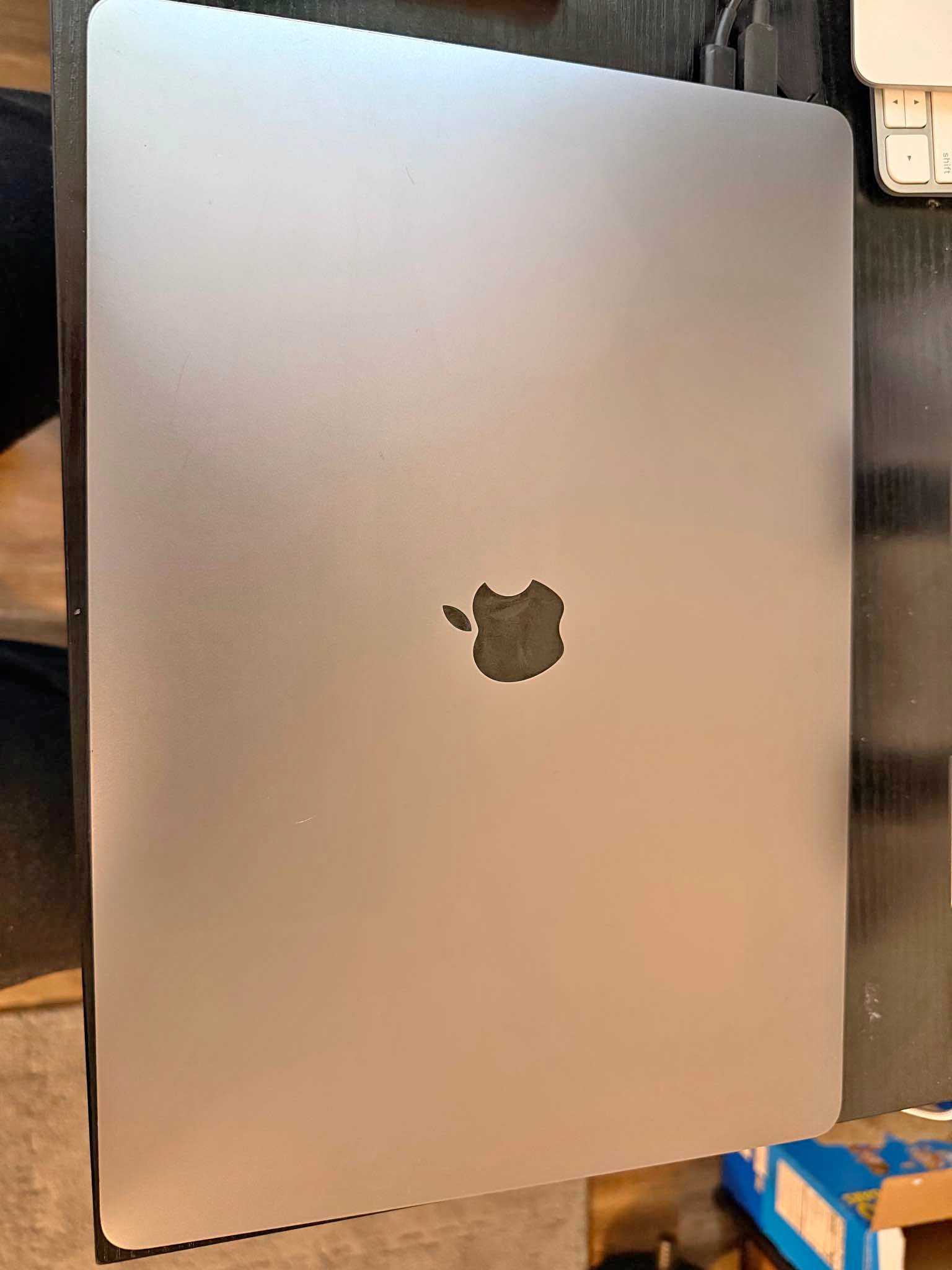 Apple MacBook Pro 15-inch (2017) - 3.1GHz i7, 16GB RAM, 1TB SSD 