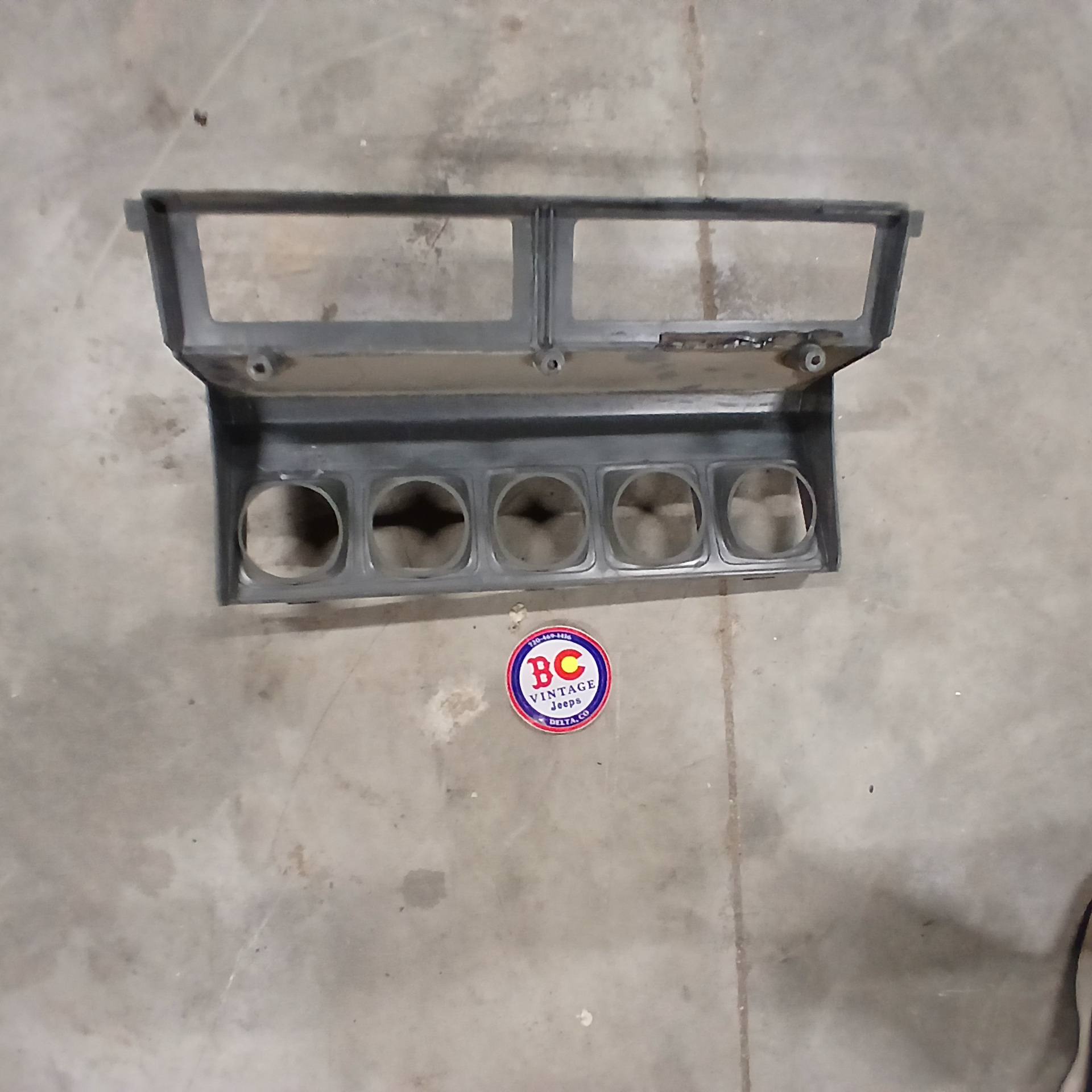 OEM Jeep Wrangler YJ 1987-1995 Light Tan Center Gauge/Radio Dash Bezel Trim – 8955007310, Used 6 thumbnail image