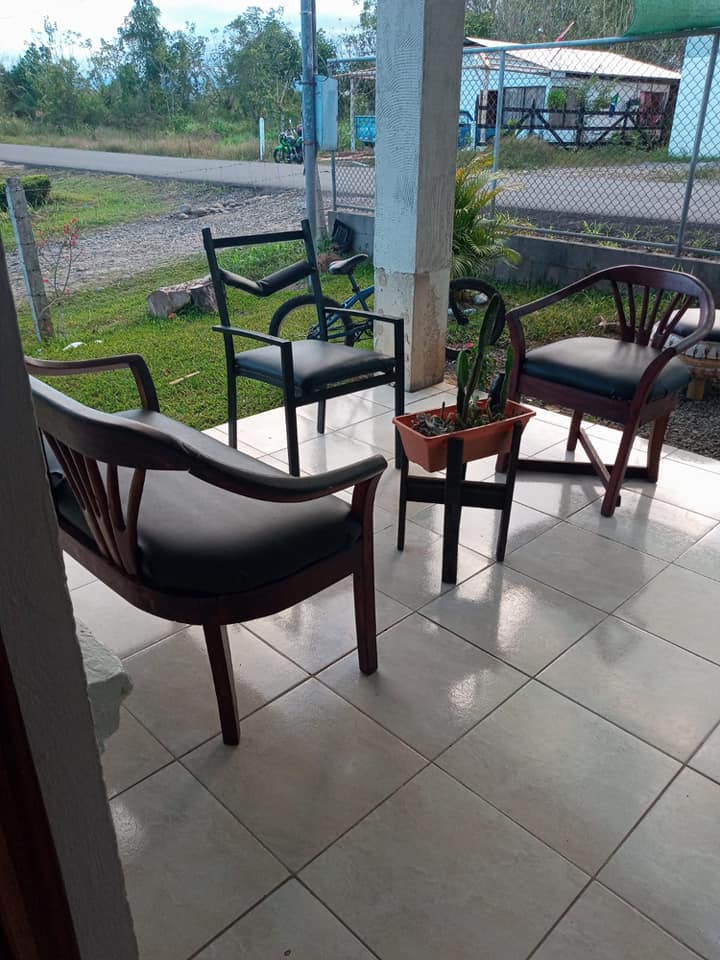Bar Restaurante Cabinas y Piscinas El Botecito | Muelle San Carlos